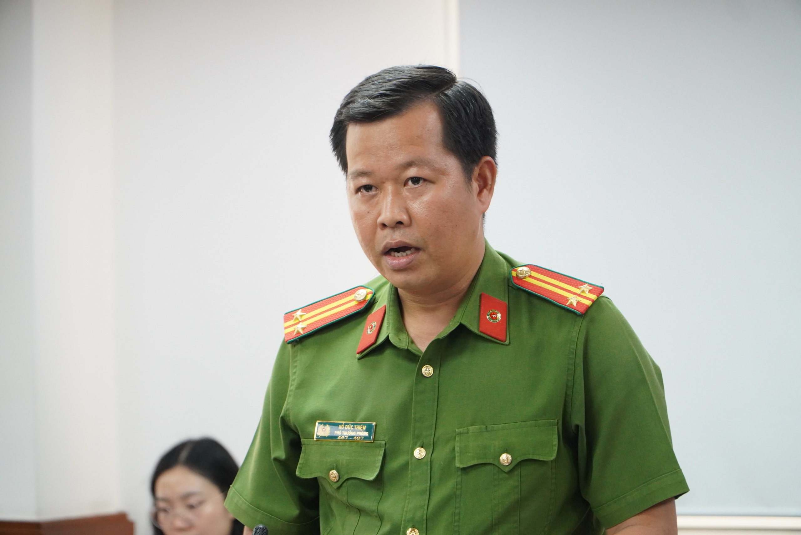Công an TP.HCM: Xử lý lấn chiếm vỉa hè phải nắm rõ hoàn cảnh từng người dân - Ảnh 2.