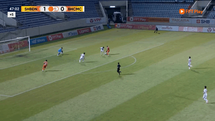 B&agrave;n thắng ấn định chiến thắng 2-0 cho SHB Đ&agrave; Nẵng trước Becamex TP.HCM