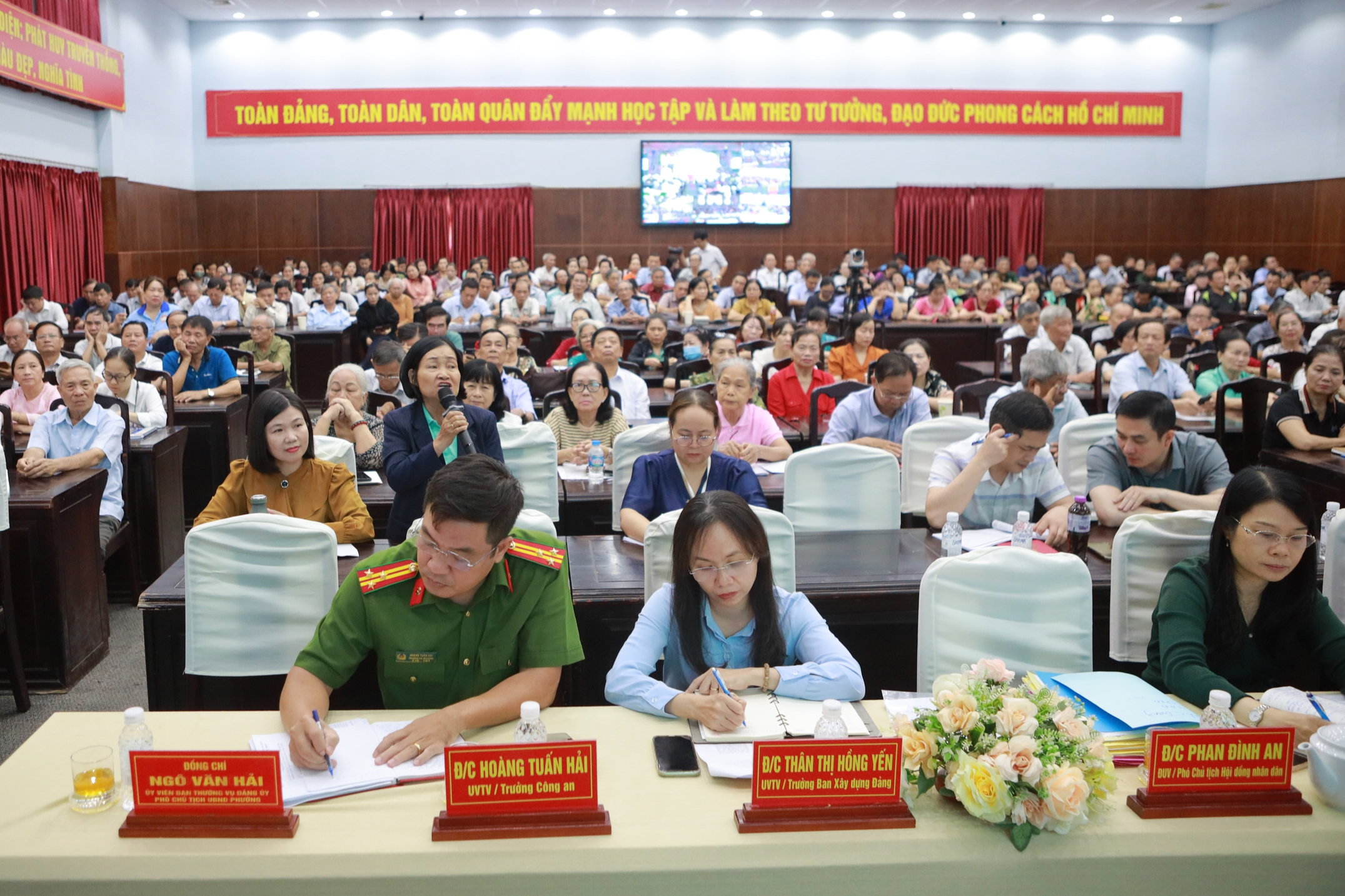 Thứ trưởng Bộ Công an Lê Quốc Hùng: Siết chặt thực phẩm bẩn để bảo vệ người dân- Ảnh 5.