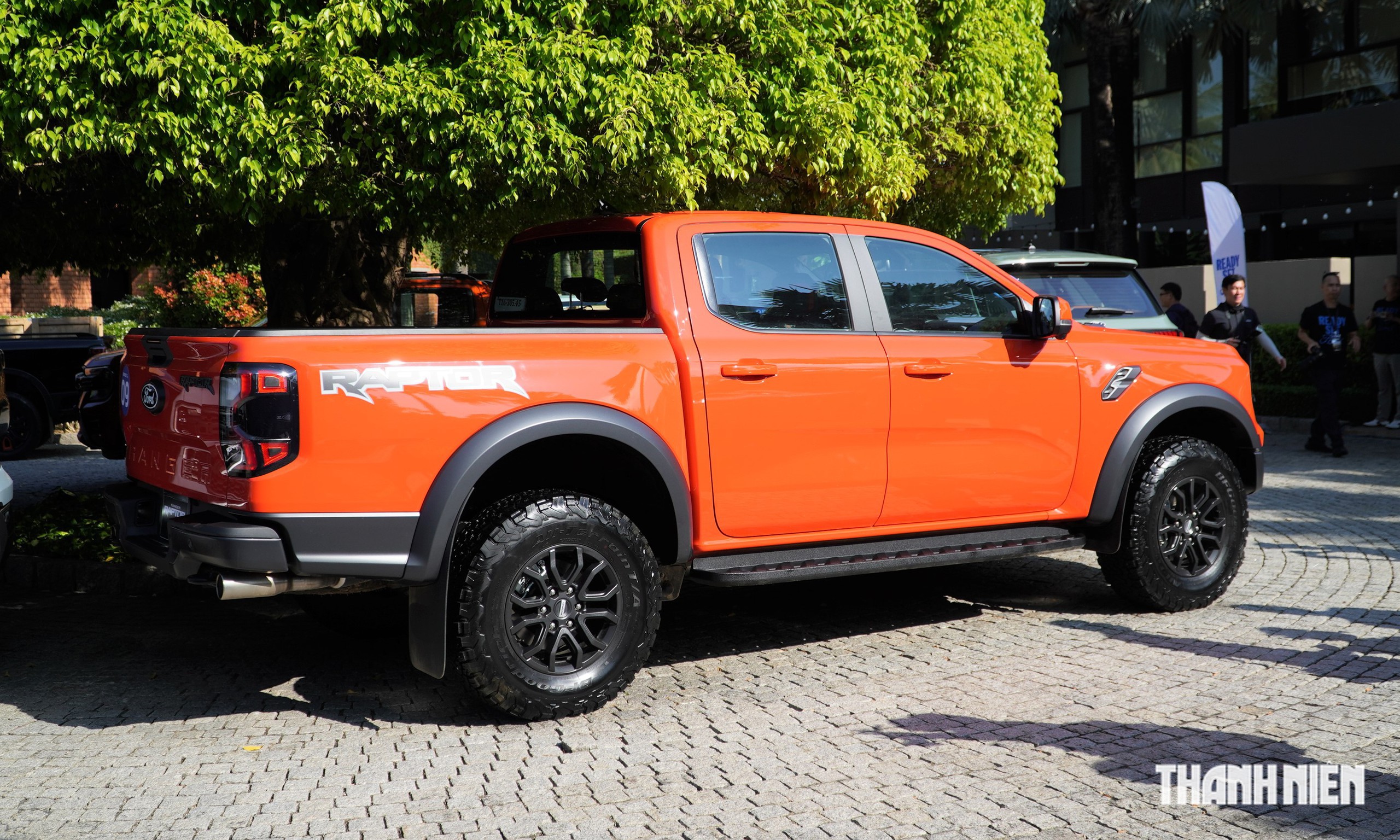 Ford Ranger Raptor m&aacute;y xăng gi&aacute; 1,448 tỉ tại Việt Nam, c&oacute; g&igrave; chinh phục 'd&acirc;n chơi'? - Ảnh 3.
