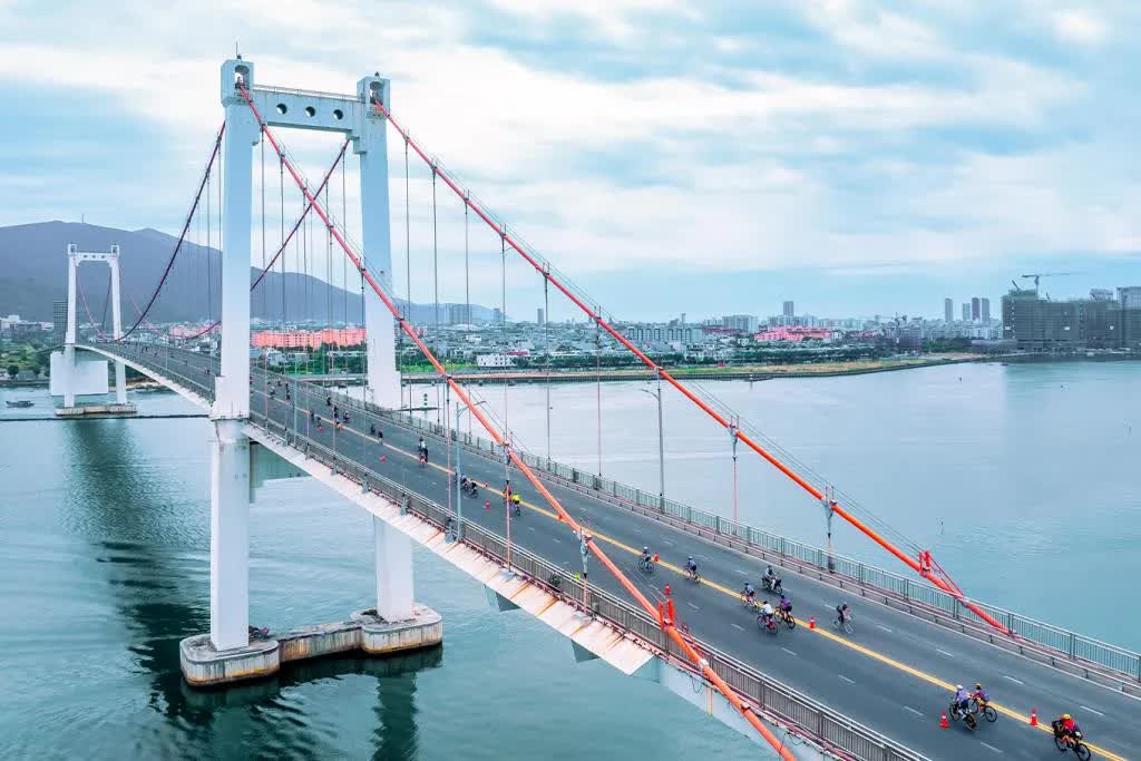  'Đường đua thép' hút khách quốc tế- Ảnh 7.