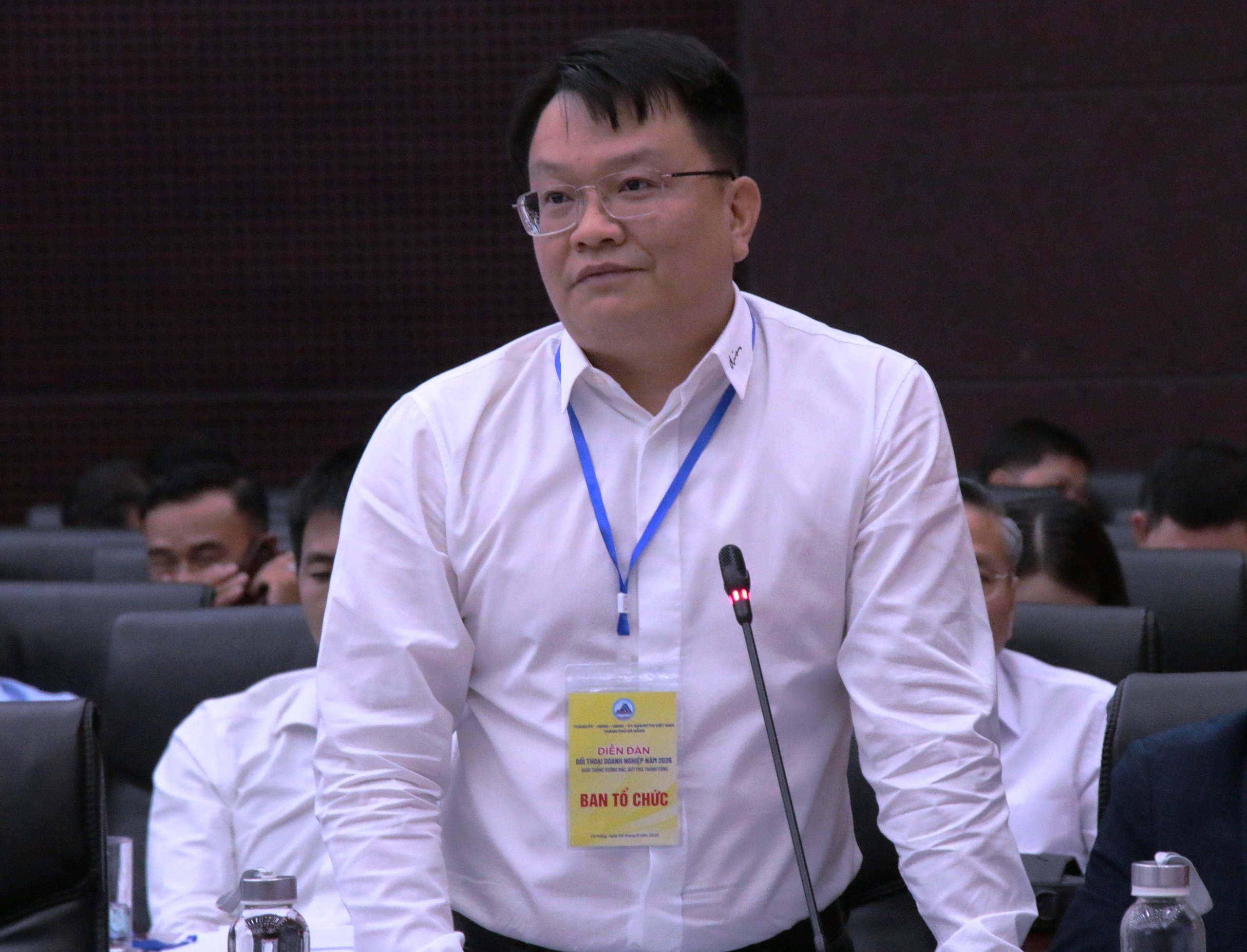 Đà Nẵng đồng hành, hỗ trợ doanh nghiệp 'nhưng không buông lỏng, dung túng'- Ảnh 1.