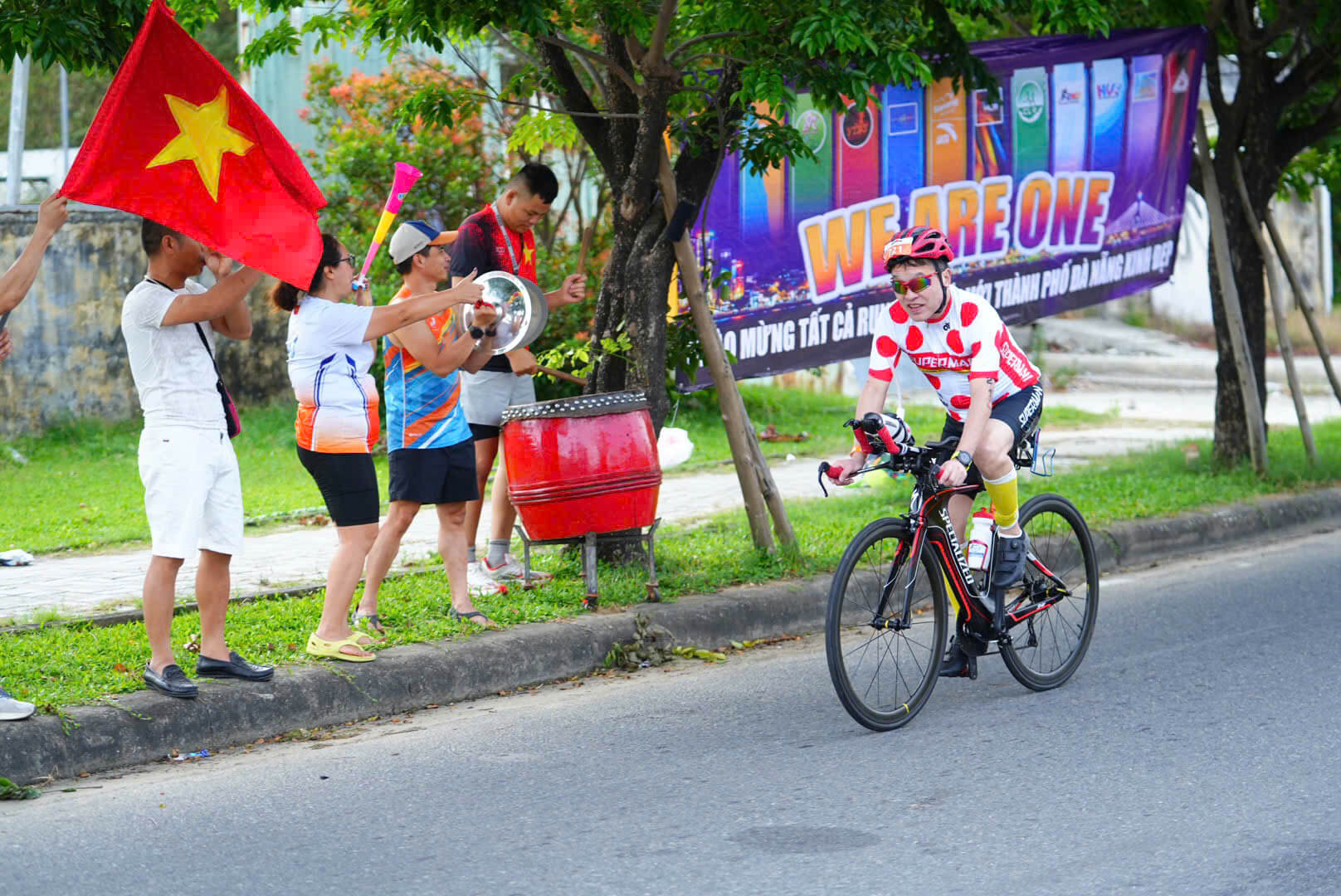  'Đường đua thép' hút khách quốc tế- Ảnh 6.