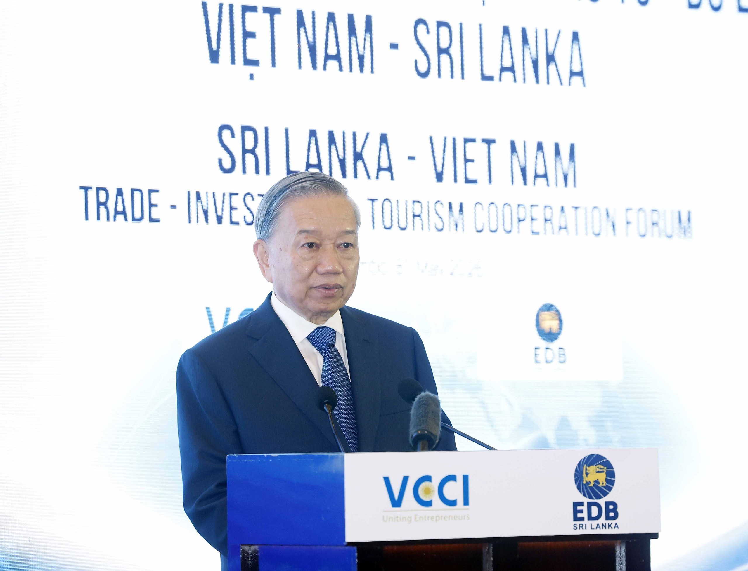 Tổng B&iacute; thư, Chủ tịch nước T&ocirc; L&acirc;m khởi động mở đường bay thẳng TP.HCM - Colombo- Ảnh 1.