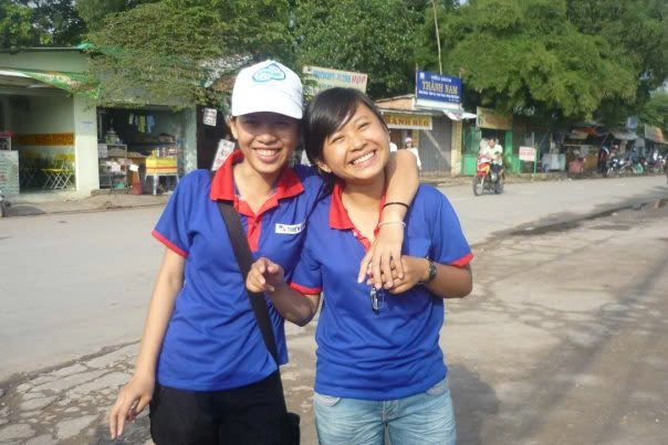 Từ những cổng trường mùa thi, biết bao người trẻ đã lớn lên bằng lòng tử tế  - Ảnh 1.