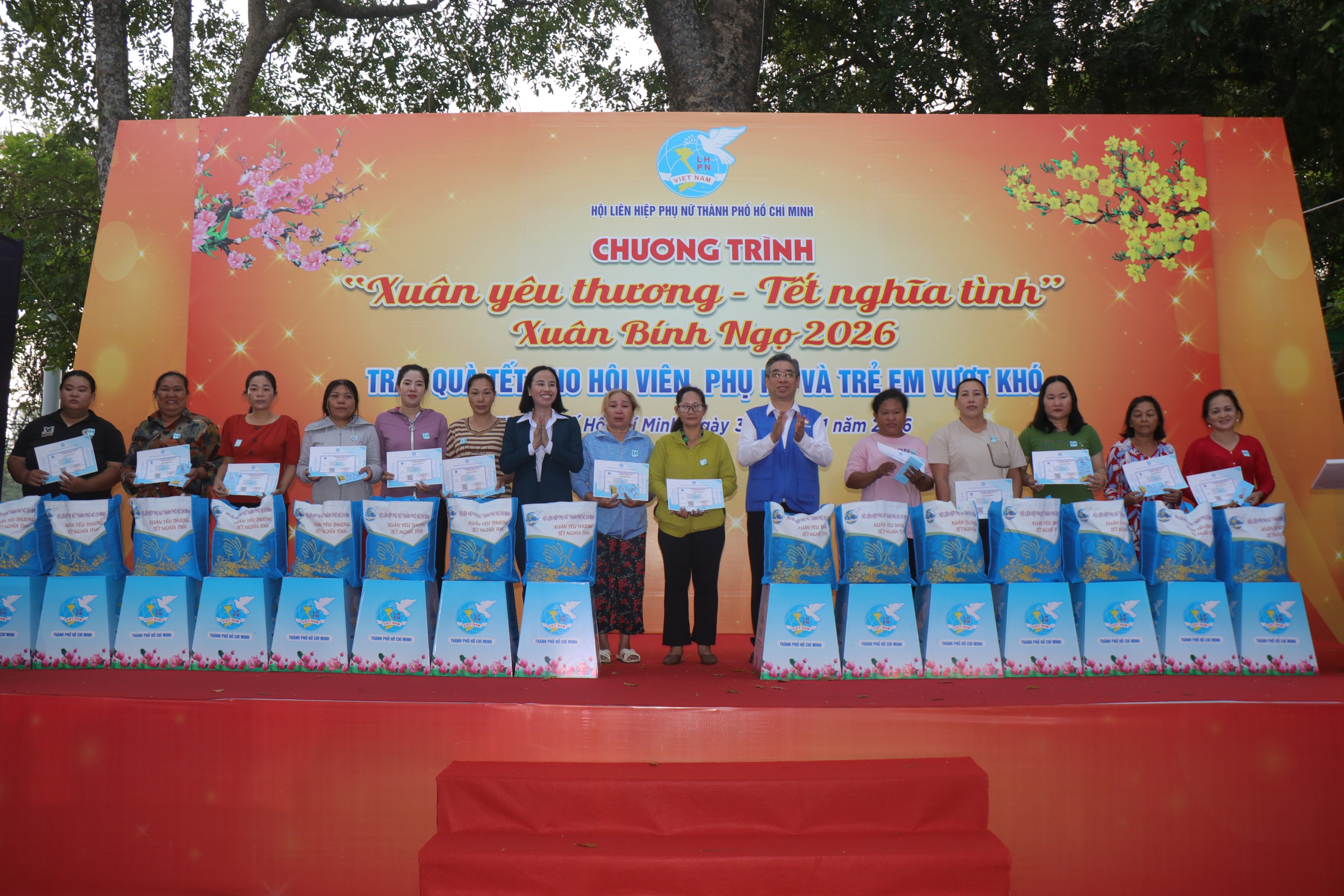 Những phong trào bồi đắp khối đại đoàn kết toàn dân tộc- Ảnh 4. Những phong trào bồi đắp khối đại đoàn kết toàn dân tộc- Ảnh 4.