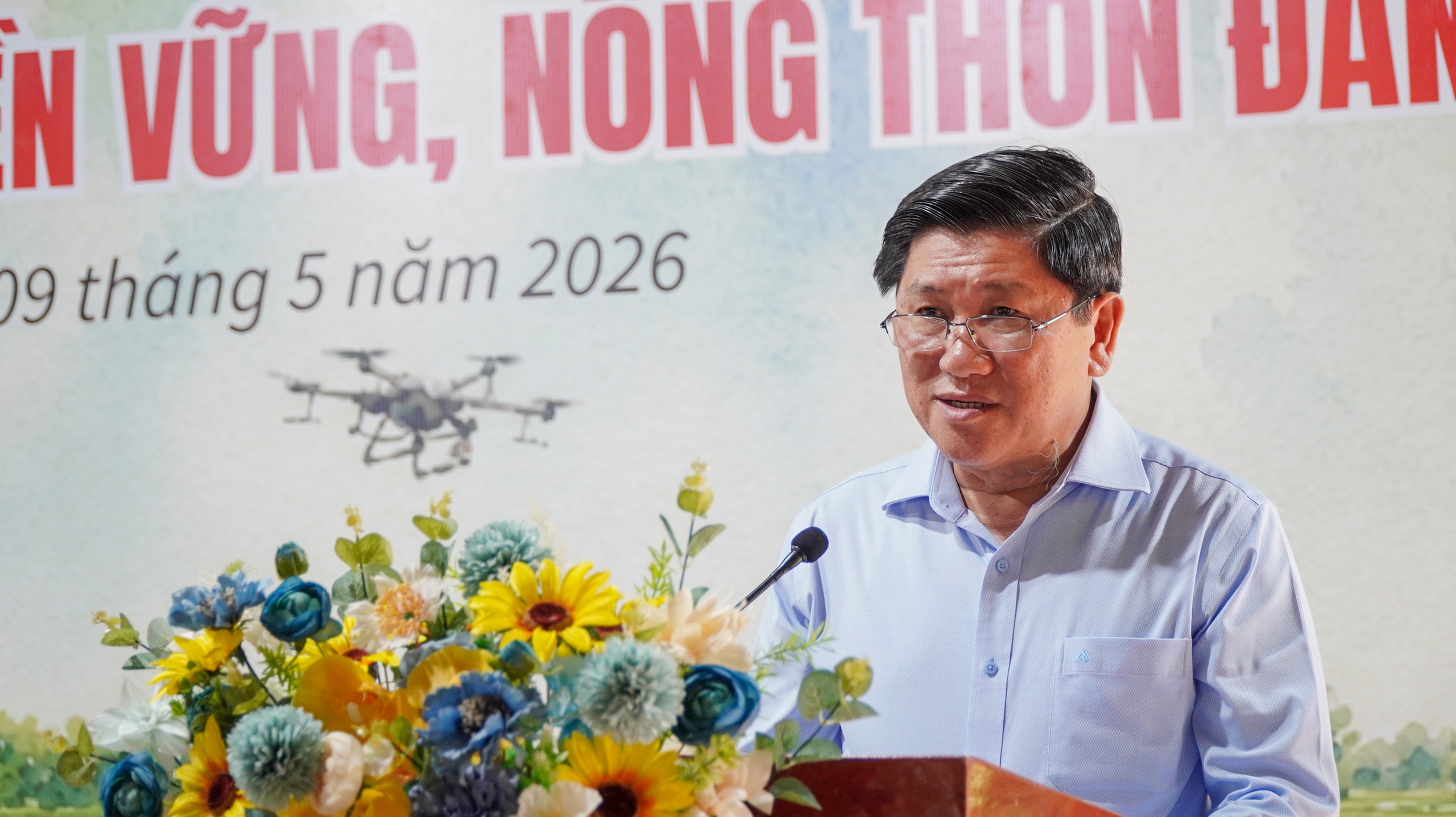 Khi người trẻ rời quê, nông thôn sẽ khó thành nơi đáng sống   - Ảnh 1.