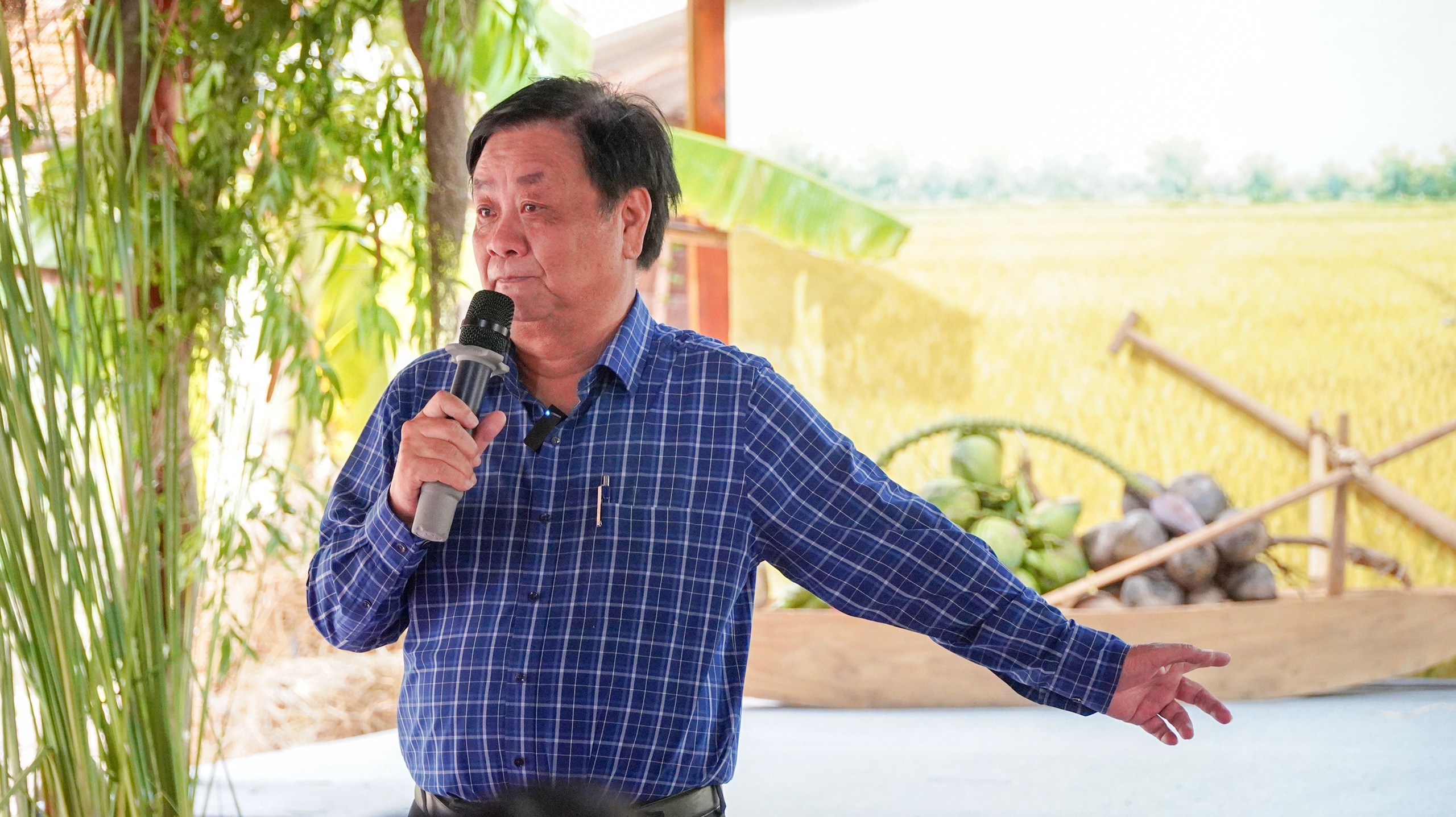 Khi người trẻ rời quê, nông thôn sẽ khó thành nơi đáng sống   - Ảnh 2.