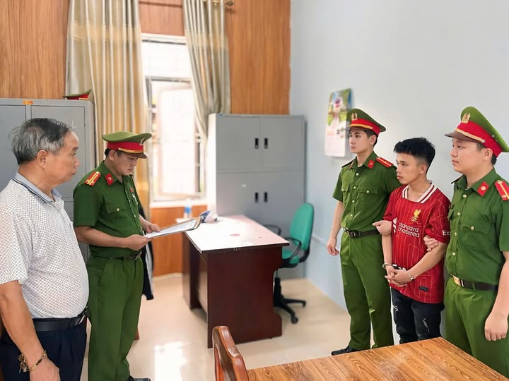 Đặt mật khẩu thẻ ATM đơn giản, bị kẻ gian trộm thẻ, rút hàng chục triệu đồng - Ảnh 1.
