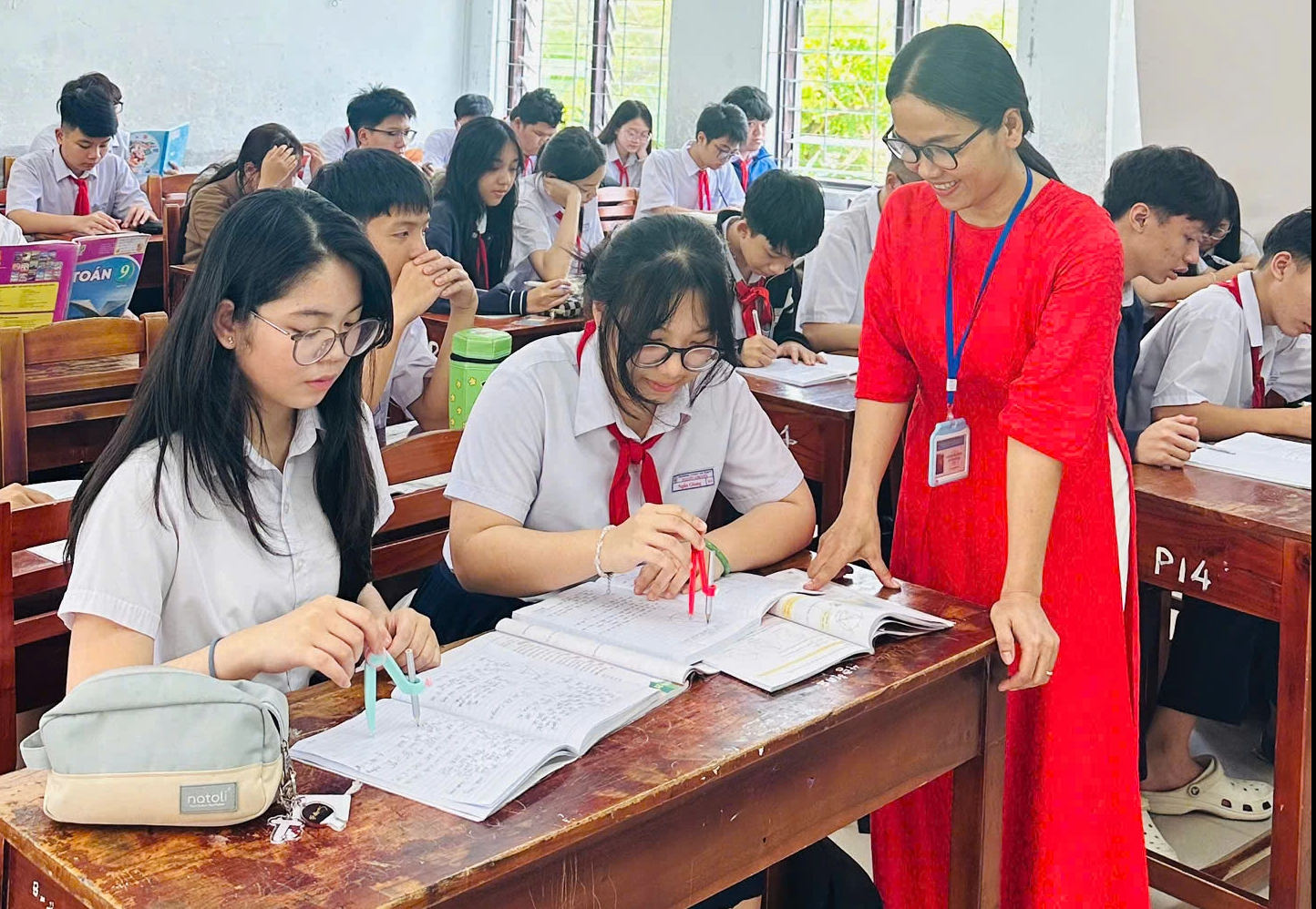 Thi lớp 10 ở Đ&agrave; Nẵng: Học sinh 'chạy nước r&uacute;t', phụ huynh mất ngủ theo con- Ảnh 3.