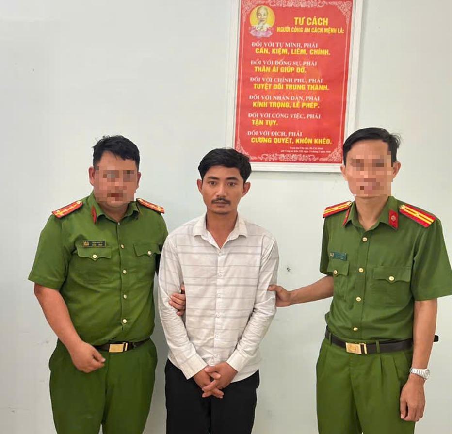 Lấy điếu cày đánh vào đầu cha sau khi được khuyên 'đừng lo chơi bời nữa' - Ảnh 1.