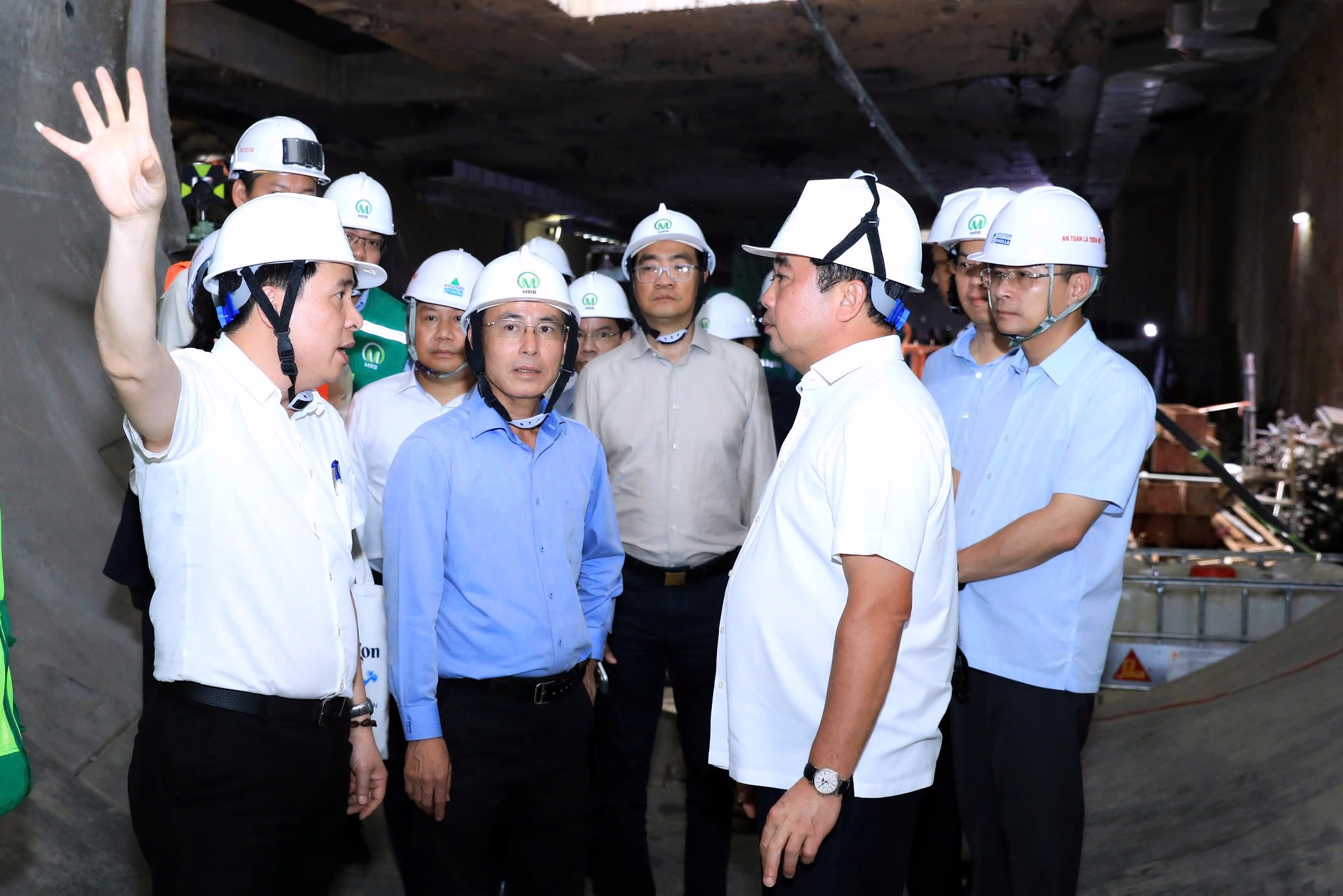 Hà Nội tái sử dụng 2 'robot' ở metro số 3 để khoan hầm metro số 5- Ảnh 1. Hà Nội tái sử dụng 2 'robot' ở metro số 3 để khoan hầm metro số 5- Ảnh 1.