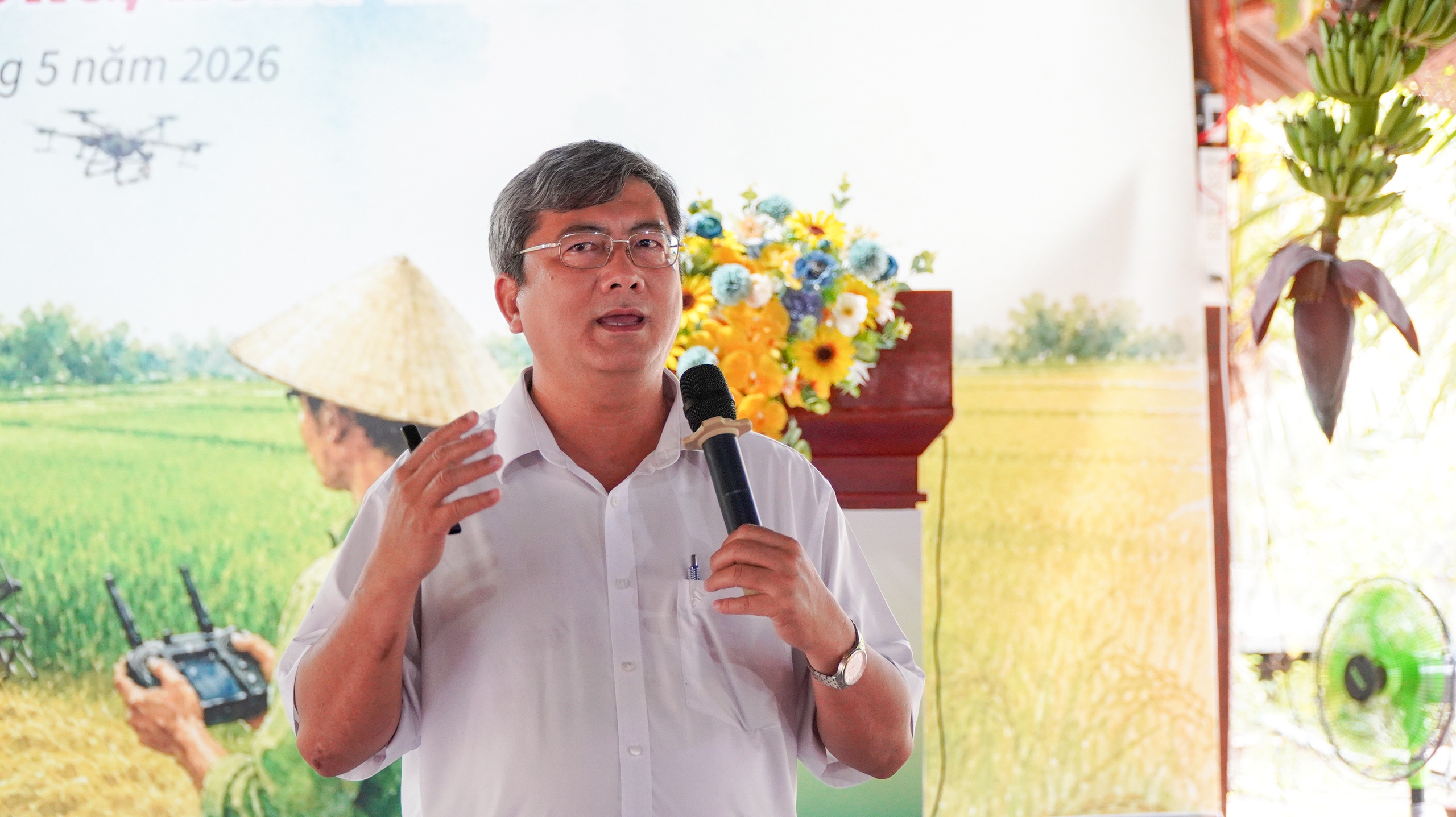 Khi người trẻ rời quê, nông thôn sẽ khó thành nơi đáng sống   - Ảnh 4.