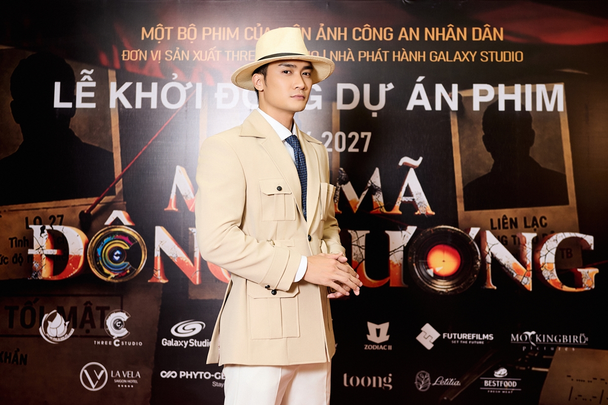 Diễn vi&ecirc;n 'Mưa đỏ' đ&oacute;ng phim t&igrave;nh b&aacute;o c&ugrave;ng Ninh Dương Lan Ngọc, Quang Tuấn - Ảnh 1.