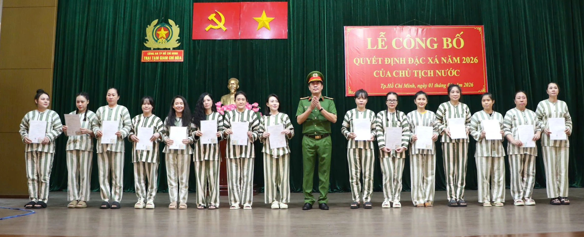 Công an TP.HCM công bố quyết định đặc xá cho 457 phạm nhân - Ảnh 1.