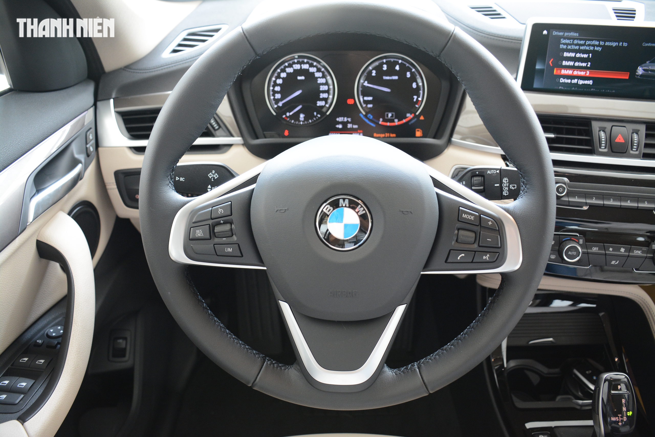 Nút LIM tích hợp trên vô-lăng ô tô dùng để làm gì, có khác Cruise Control? - Ảnh 1.