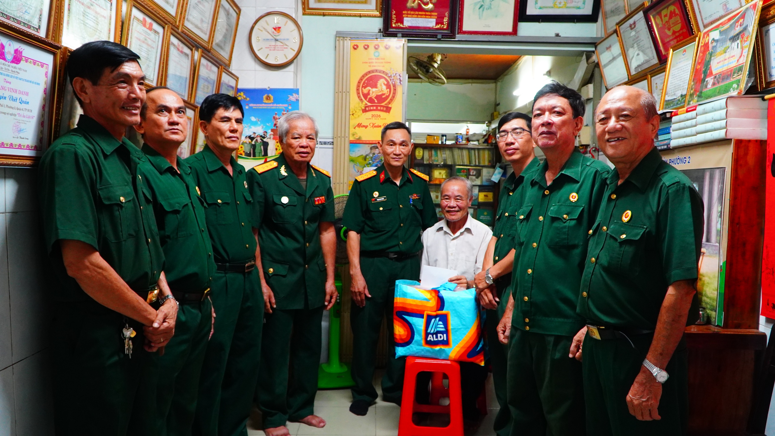 Những người lính không rời trận tuyến - Ảnh 4.