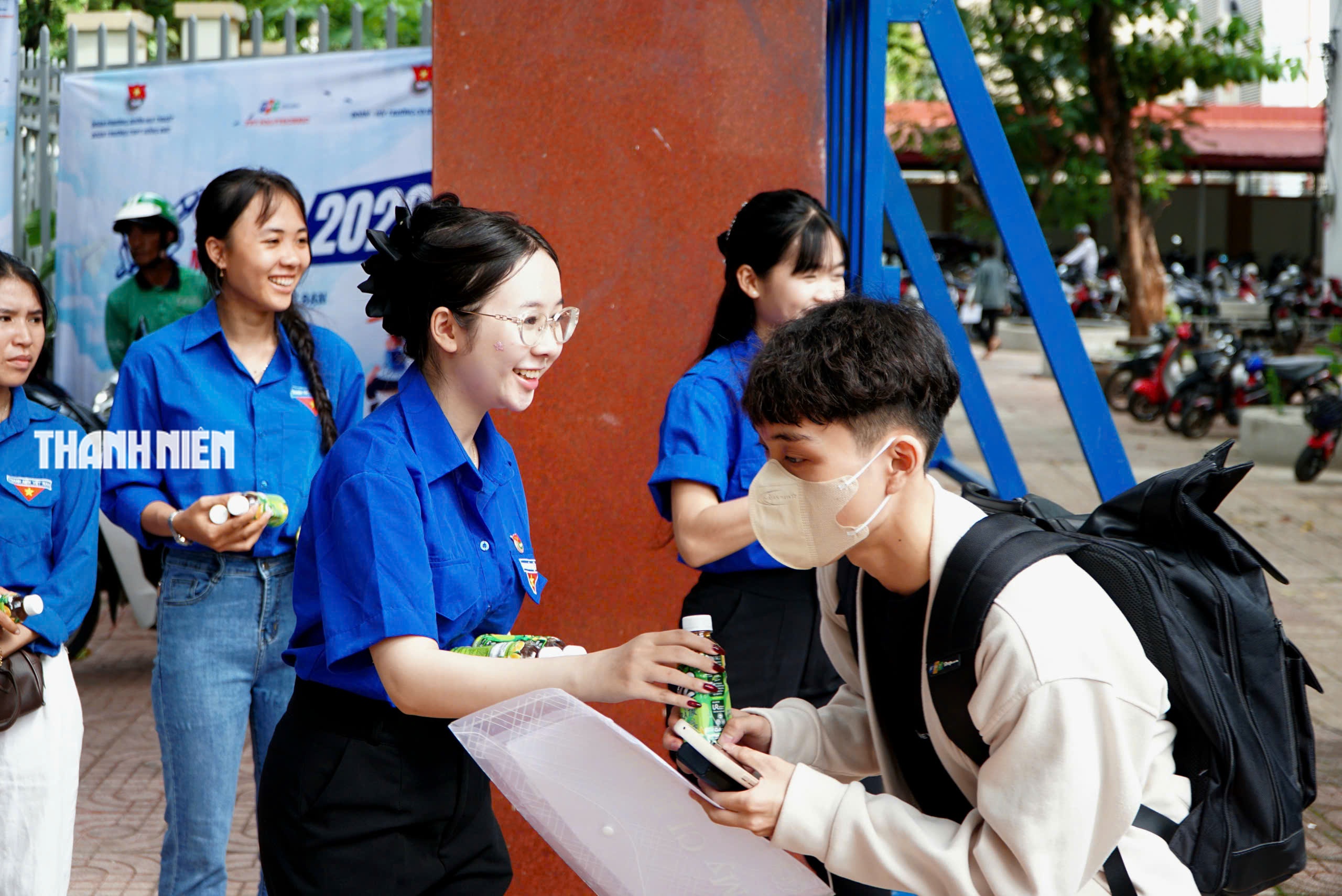 Sĩ tử Đắk Lắk trước kỳ thi tốt nghiệp: Ấm lòng những tiếp sức từ hậu phương - Ảnh 5.