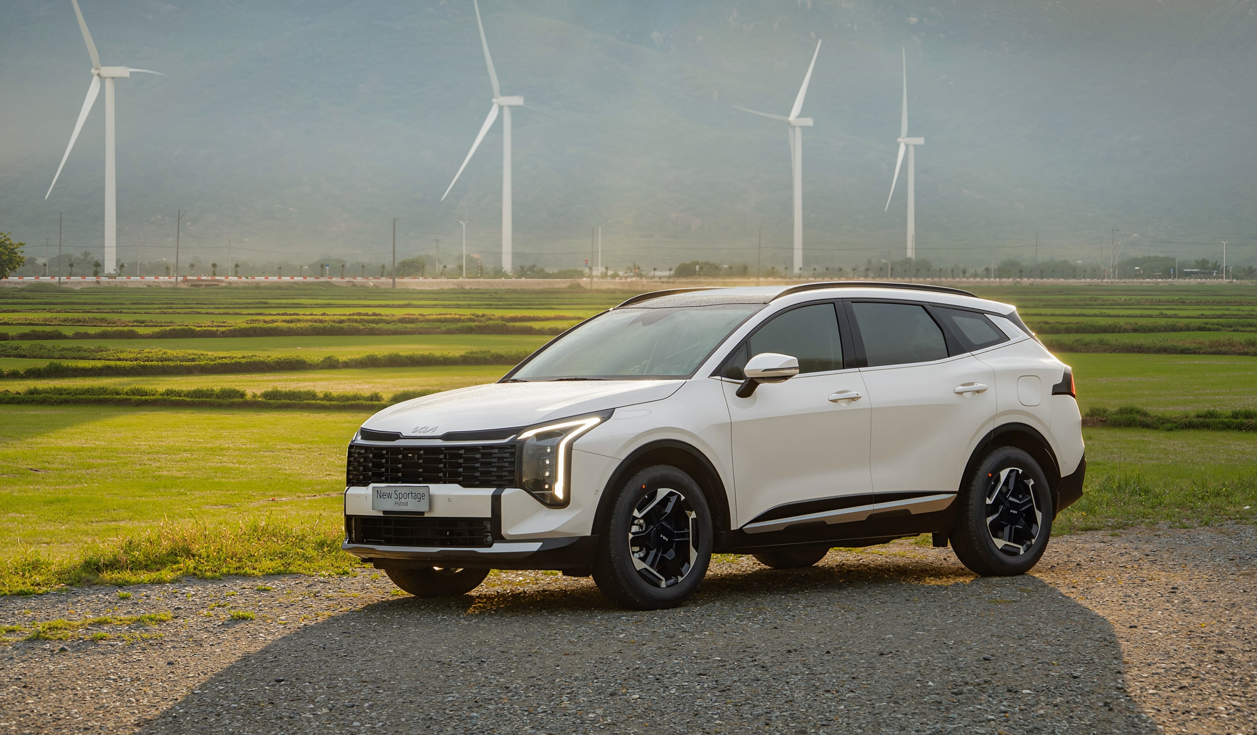 Kia Sportage chốt giá 'sốc' từ 749 triệu, thuộc nhóm C-SUV hấp dẫn bậc nhất thị trường Kia Sportage chốt giá 'sốc' từ 749 triệu, thuộc nhóm C-SUV hấp dẫn bậc nhất thị trường - Ảnh 1.
