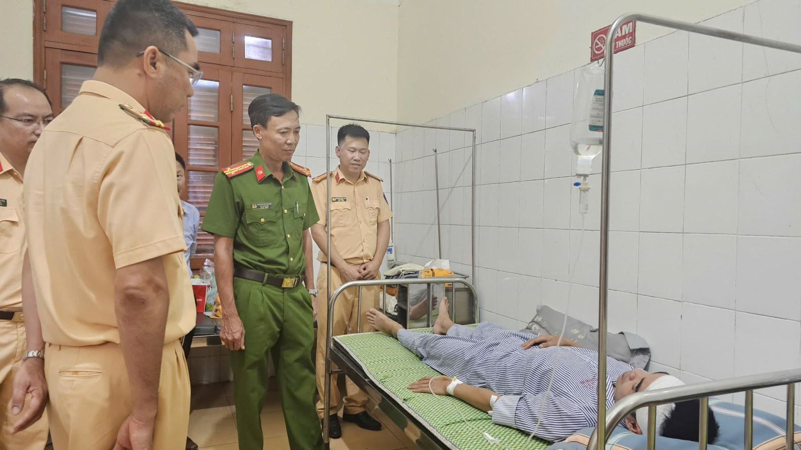 Tài xế dương tính ma túy, tông trọng thương trung tá CSGT- Ảnh 2. Tài xế dương tính ma túy, tông trọng thương trung tá CSGT- Ảnh 2.