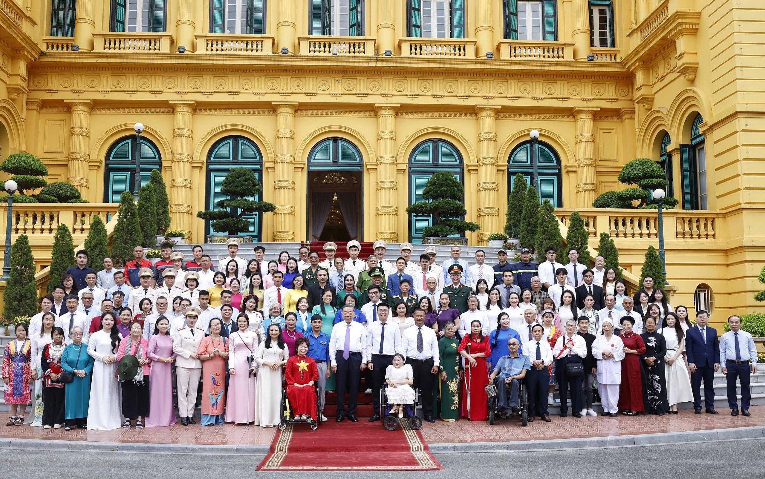 Tổng Bí thư, Chủ tịch nước Tô Lâm: Càng sống càng tử tế hơn- Ảnh 2. Tổng Bí thư, Chủ tịch nước Tô Lâm: Càng sống càng tử tế hơn- Ảnh 2.