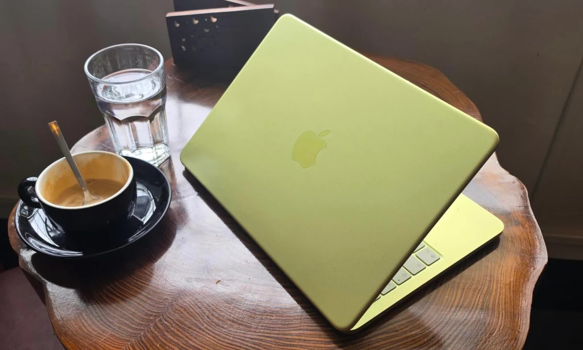 Laptop Windows giá rẻ tìm lại 'ánh hào quang' - Ảnh 1.