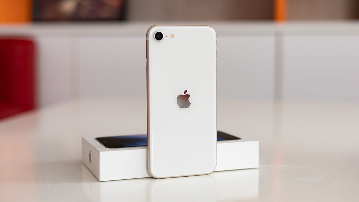 Vẫn sống khỏe với iOS 27, iPhone SE 3 liệu còn đáng mua? - Ảnh 1.