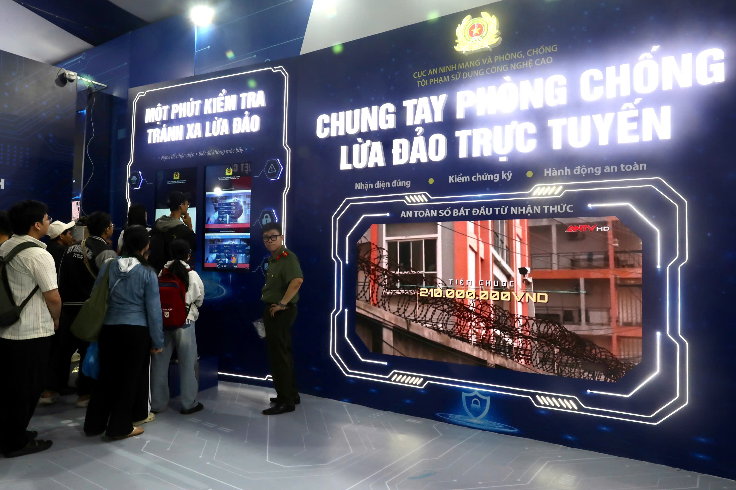 Gala 'Tổ quốc bình yên': Tái hiện 80 năm lịch sử An ninh nhân dân - Ảnh 17.
