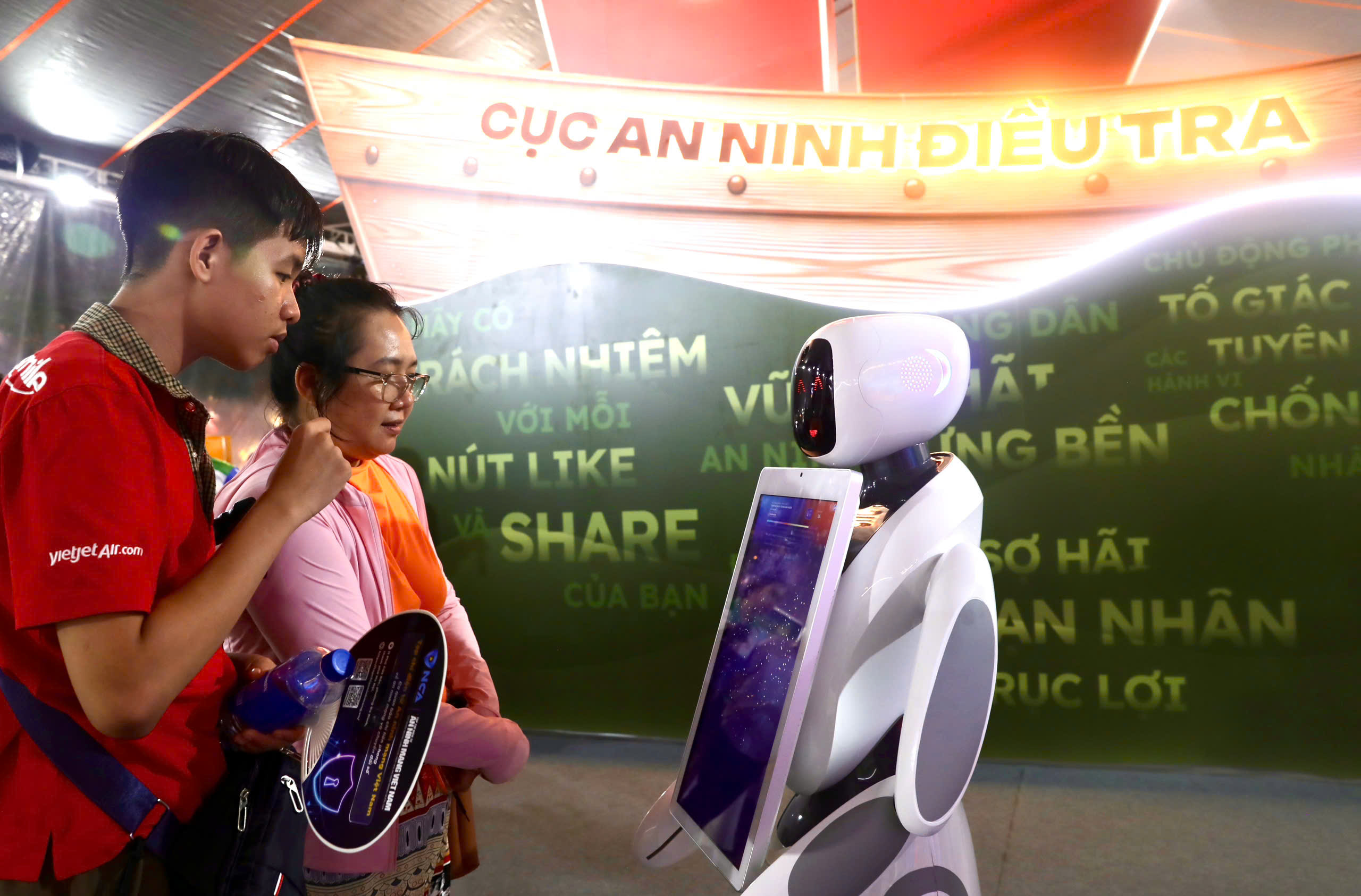Gala 'Tổ quốc bình yên': Tái hiện 80 năm lịch sử An ninh nhân dân - Ảnh 14.