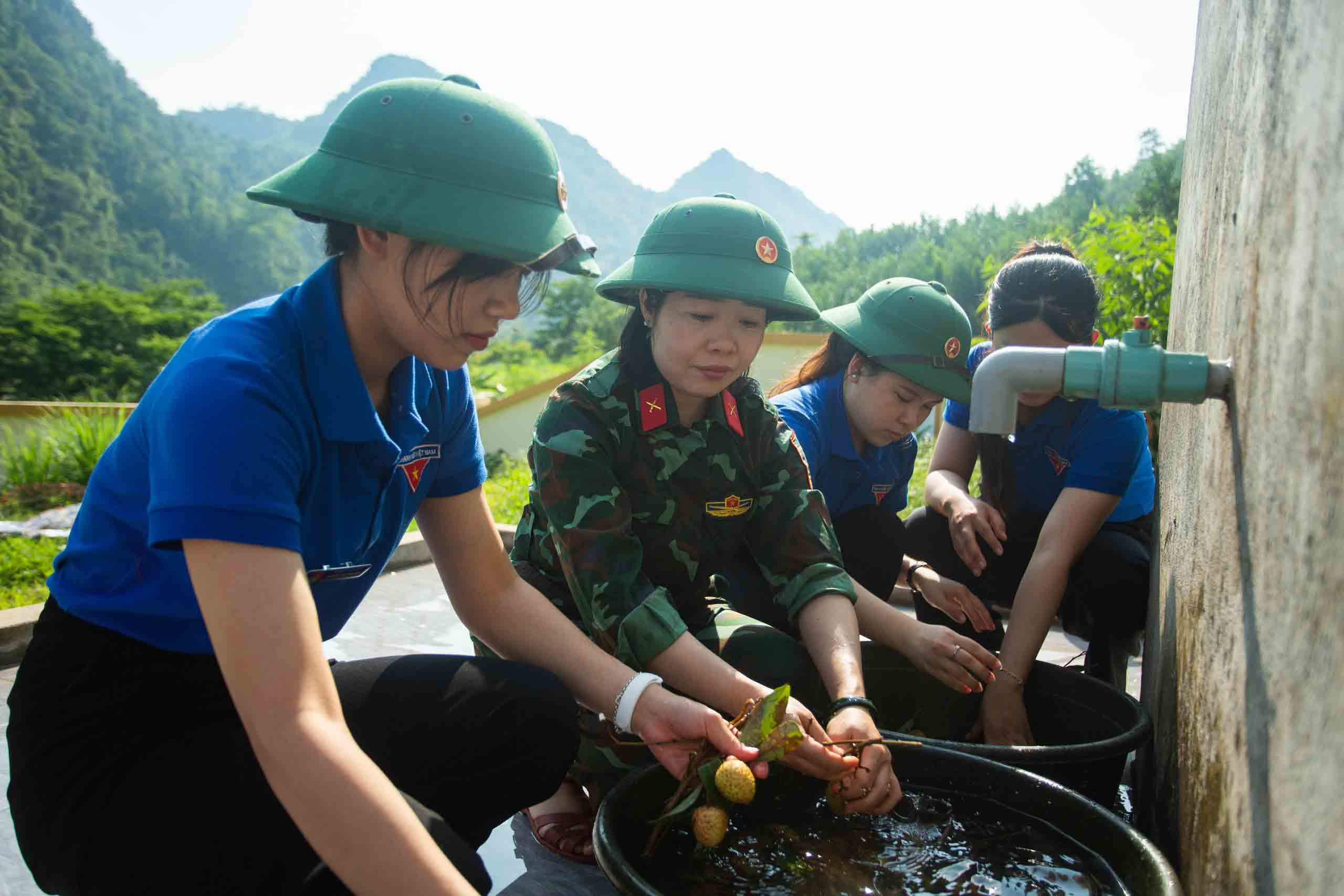 Tìm liệt sĩ trên dãy Trường Sơn: Chung một tấm lòng- Ảnh 2. Tìm liệt sĩ trên dãy Trường Sơn: Chung một tấm lòng- Ảnh 2.