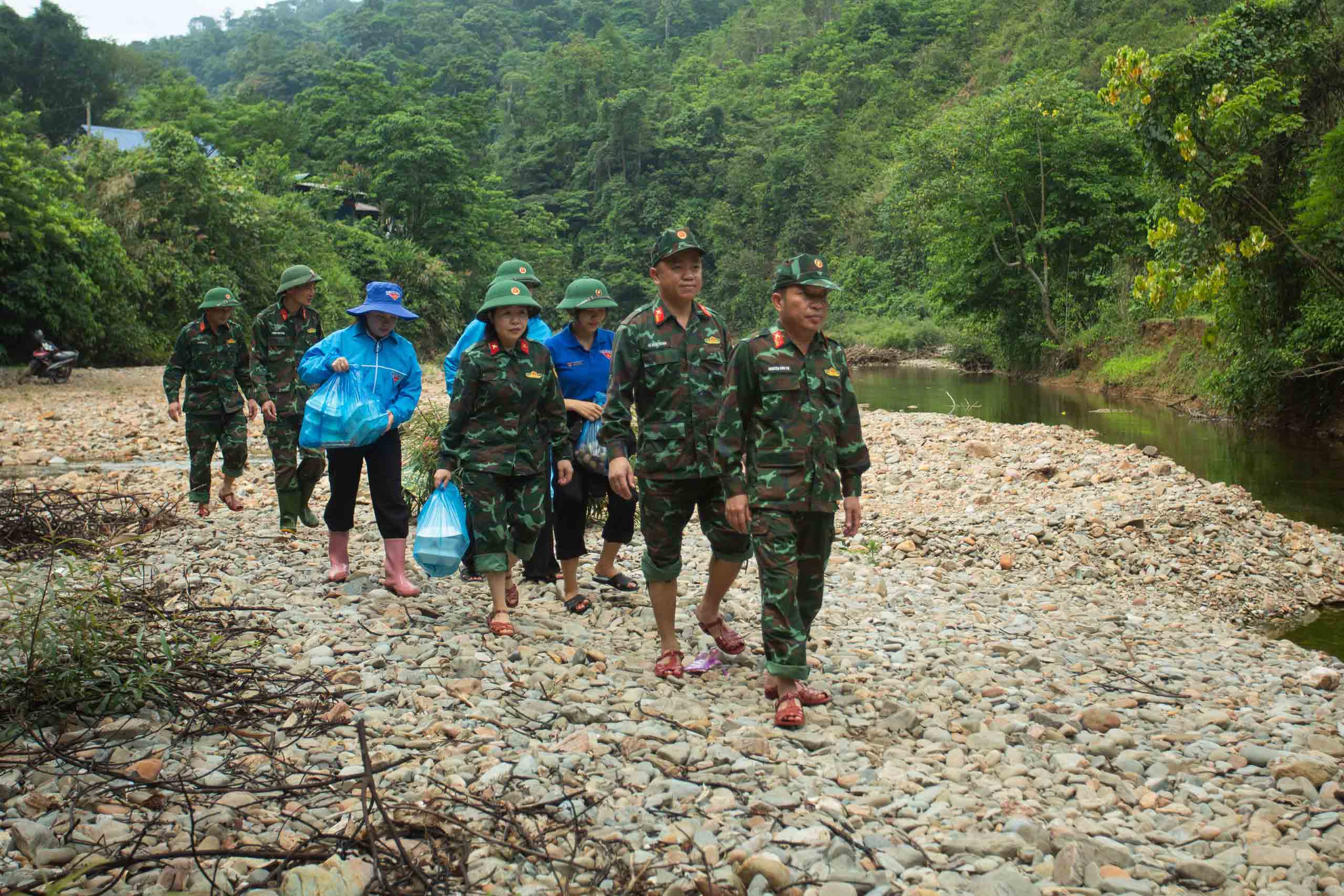 Tìm liệt sĩ trên dãy Trường Sơn: Chung một tấm lòng- Ảnh 1. Tìm liệt sĩ trên dãy Trường Sơn: Chung một tấm lòng- Ảnh 1.