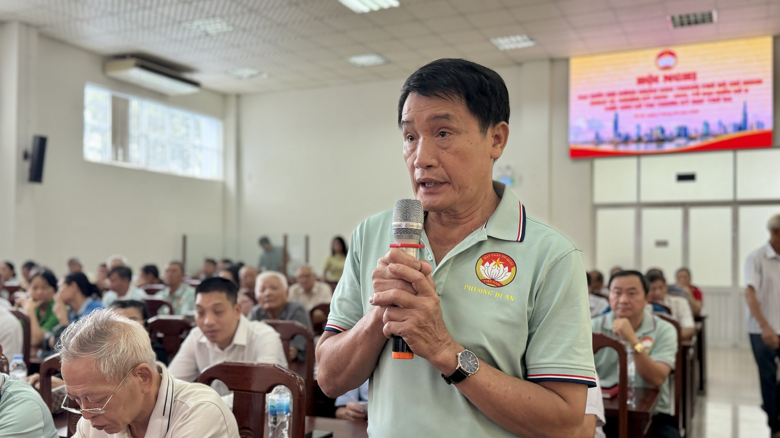 TP.HCM: Cử tri đề nghị quan tâm chế độ cho cán bộ khu phố nghỉ việc - Ảnh 2.