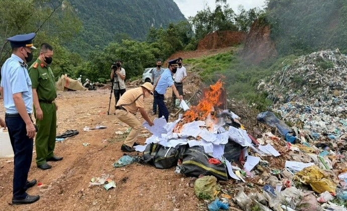 Vận chuyển gần 2 tấn xương động vật để làm gì?  - Ảnh 2.