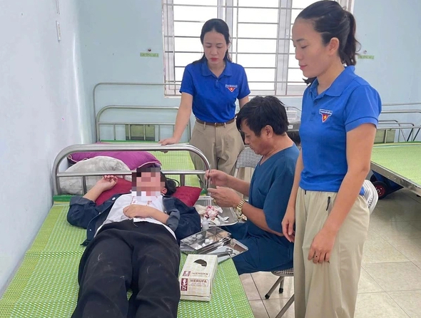 Quảng Trị: Thí sinh bị tai nạn, khâu 8 mũi trước khi vào phòng thi- Ảnh 1. Quảng Trị: Thí sinh bị tai nạn, khâu 8 mũi trước khi vào phòng thi- Ảnh 1.