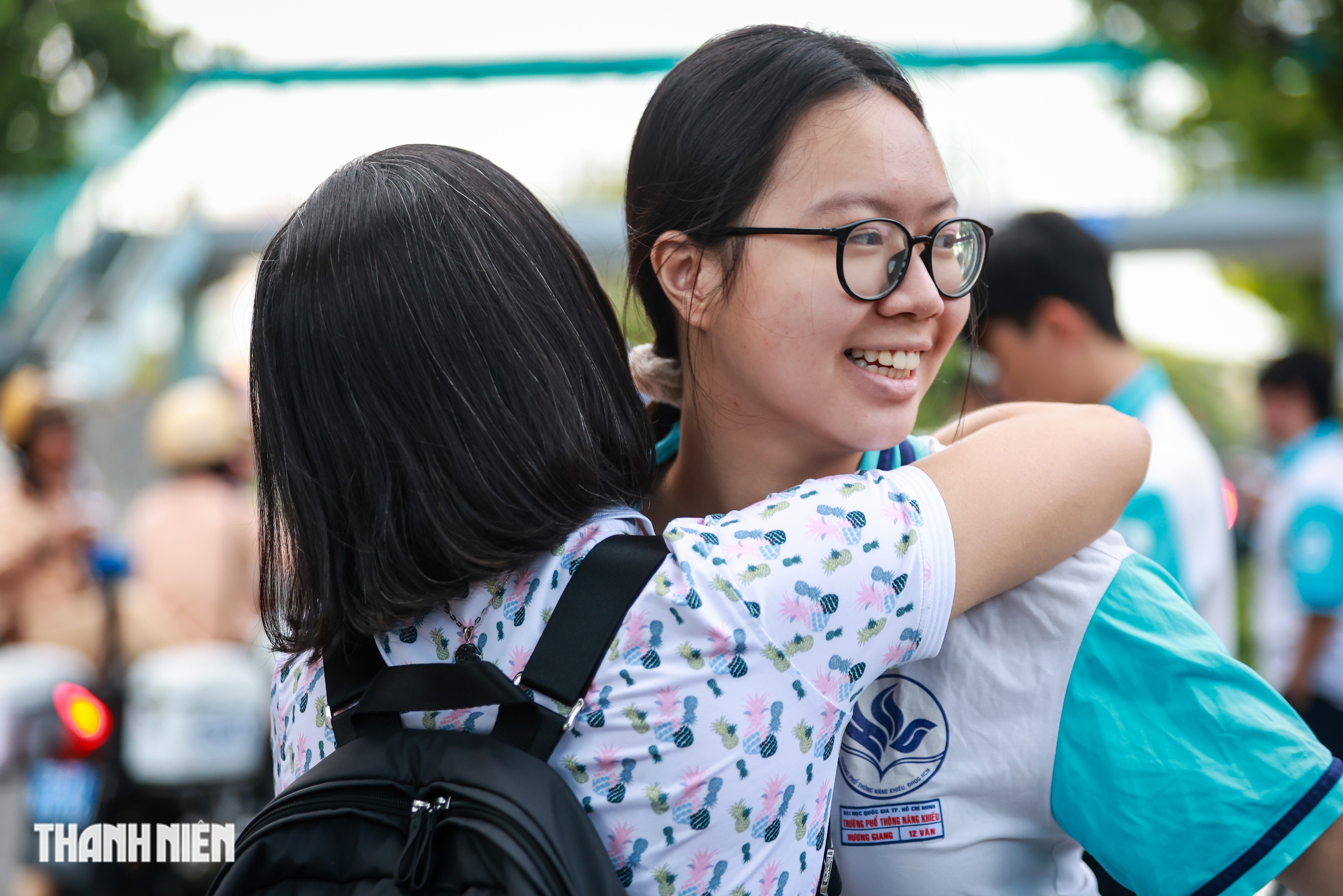 H&igrave;nh ảnh đầy cảm x&uacute;c của sĩ tử TP.HCM trong ng&agrave;y đầu thi tốt nghiệp THPT - Ảnh 5.
