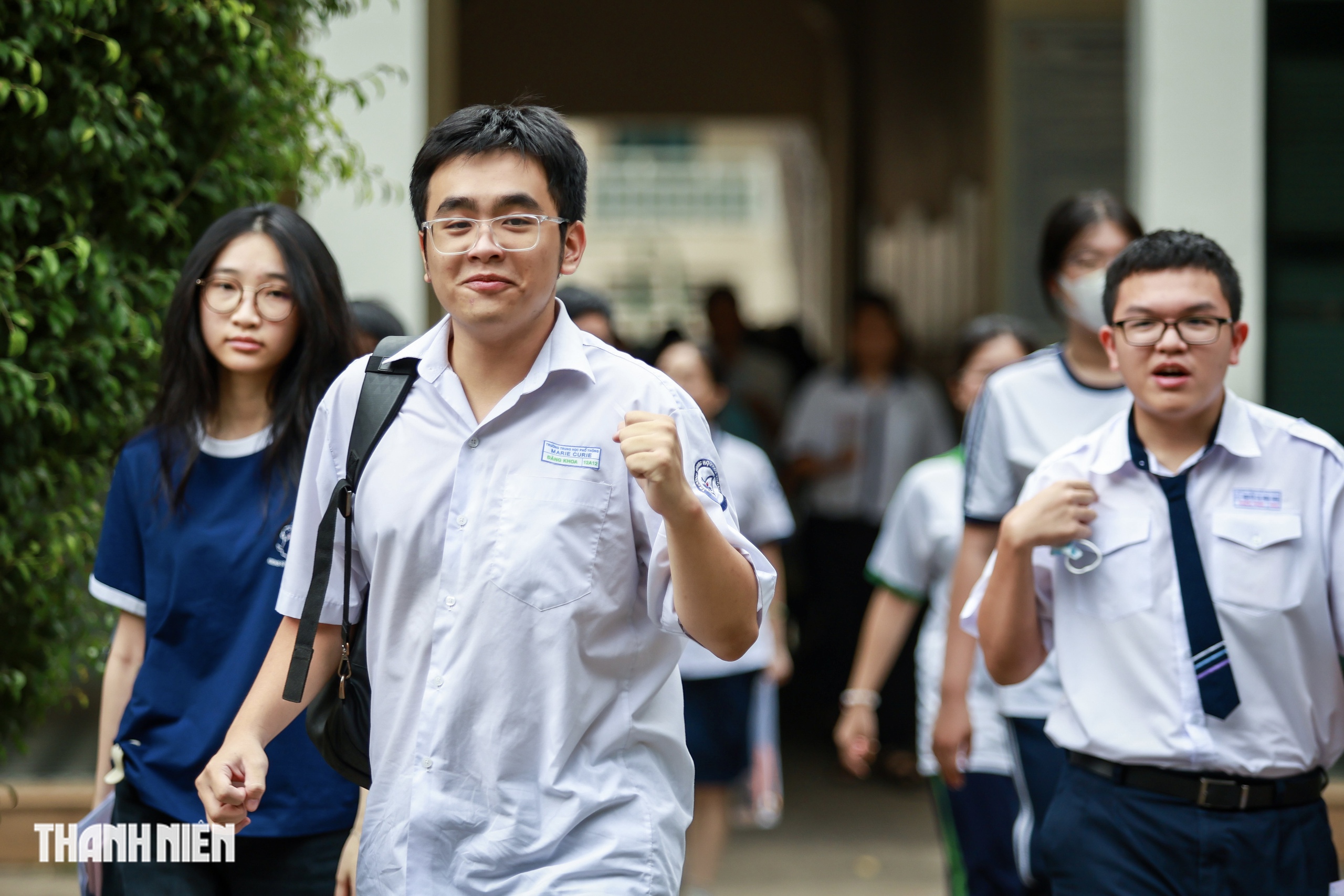 H&igrave;nh ảnh đầy cảm x&uacute;c của sĩ tử TP.HCM trong ng&agrave;y đầu thi tốt nghiệp THPT - Ảnh 15.