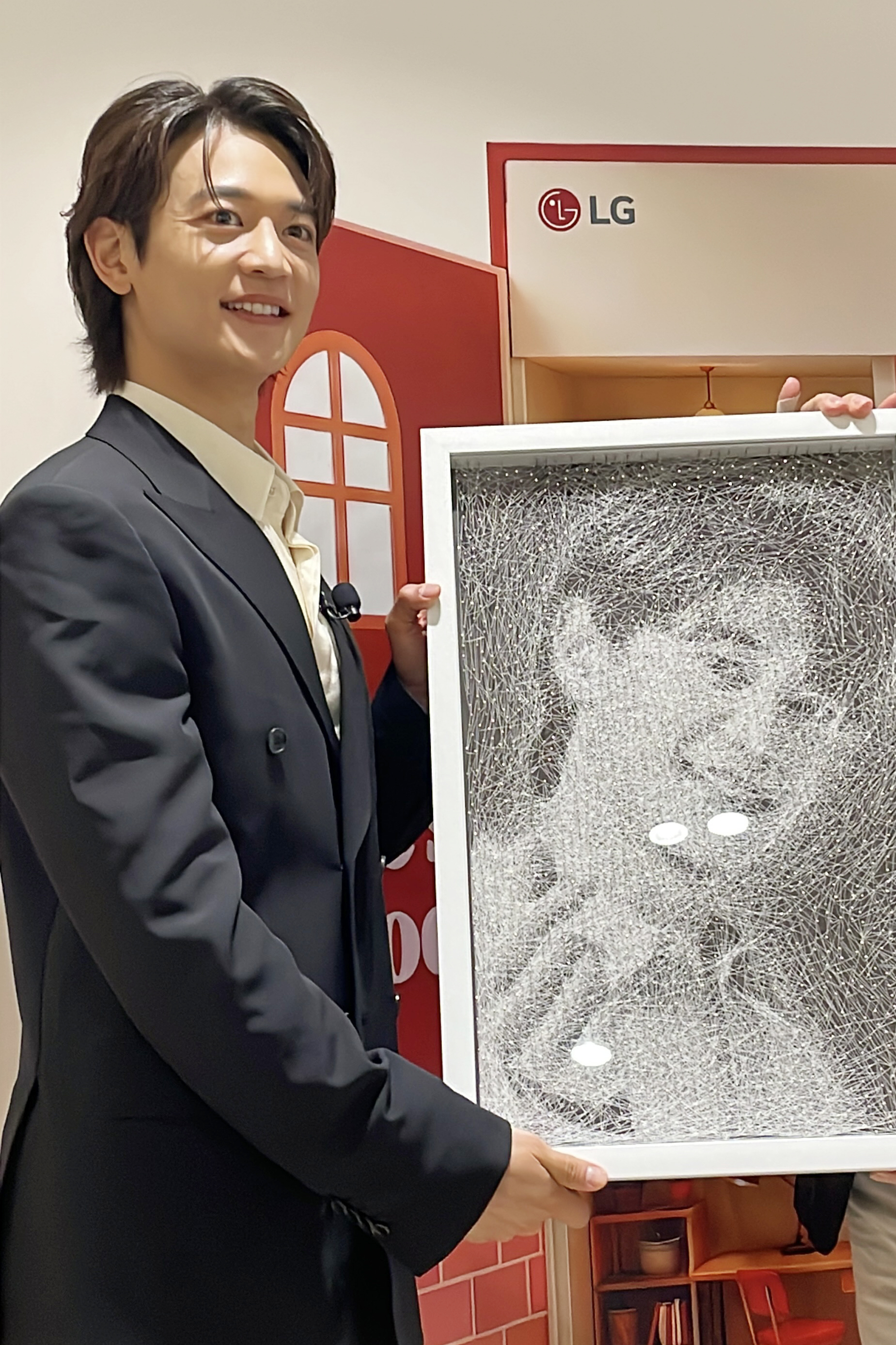 'Nam thần' Minho (SHINee) trở lại Việt Nam, muốn ăn phở - Ảnh 1.