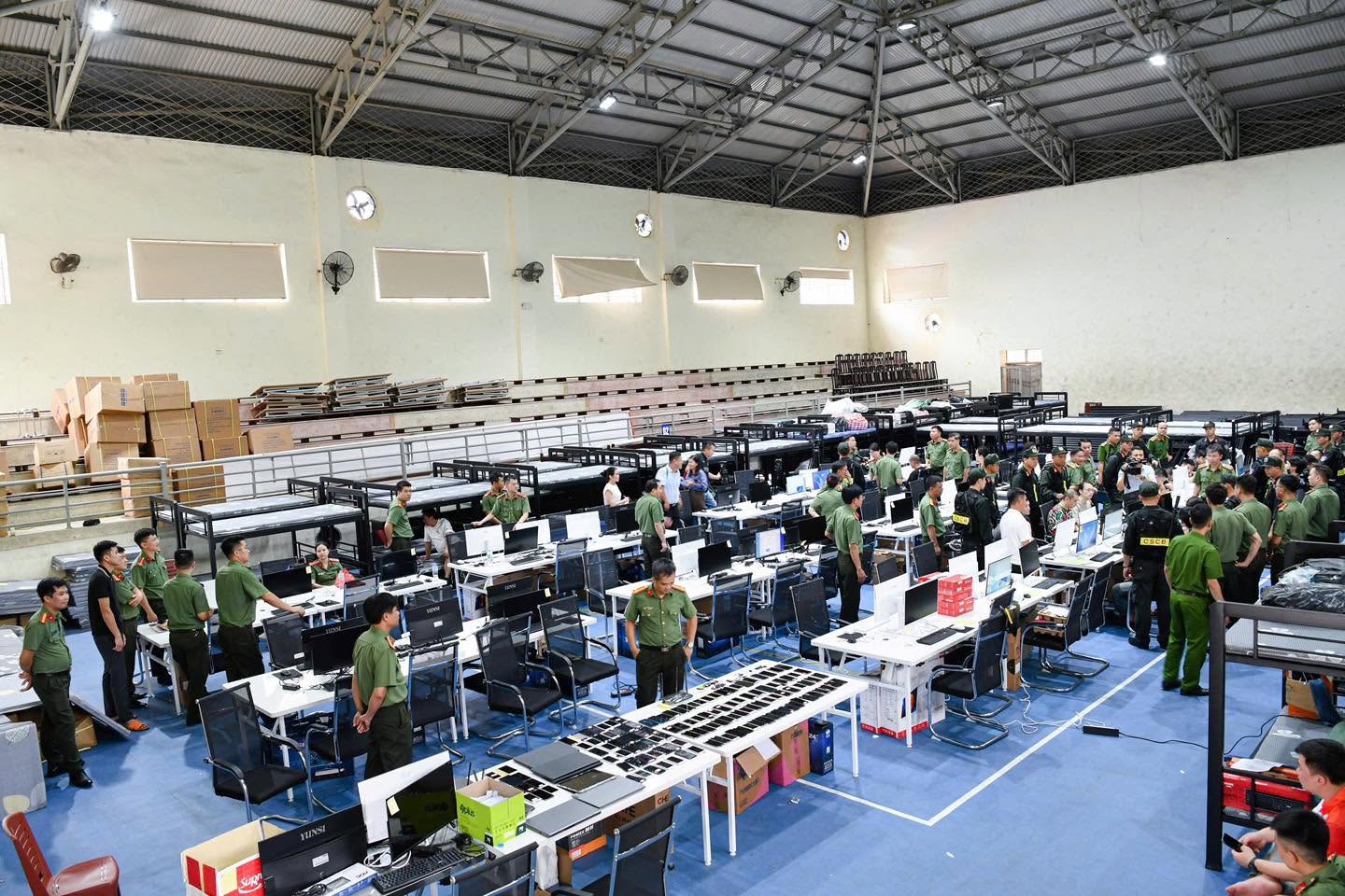 Cận cảnh 'đại bản doanh' của nhóm lừa đảo 'chuồn' từ Campuchia sang Việt Nam - Ảnh 1.