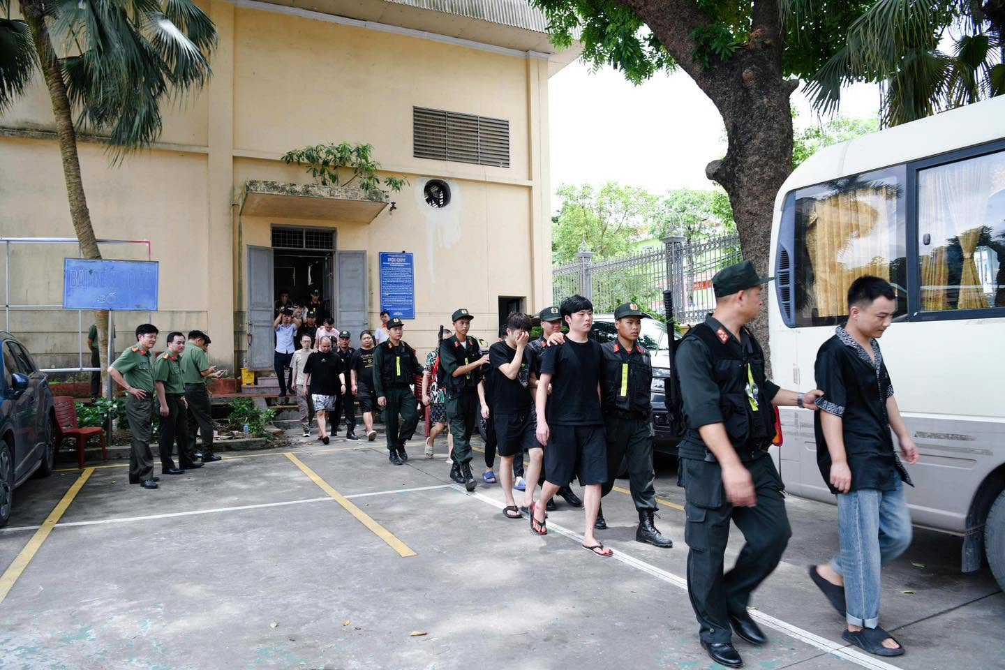 Cận cảnh 'đại bản doanh' của nhóm lừa đảo 'chuồn' từ Campuchia sang Việt Nam - Ảnh 15.