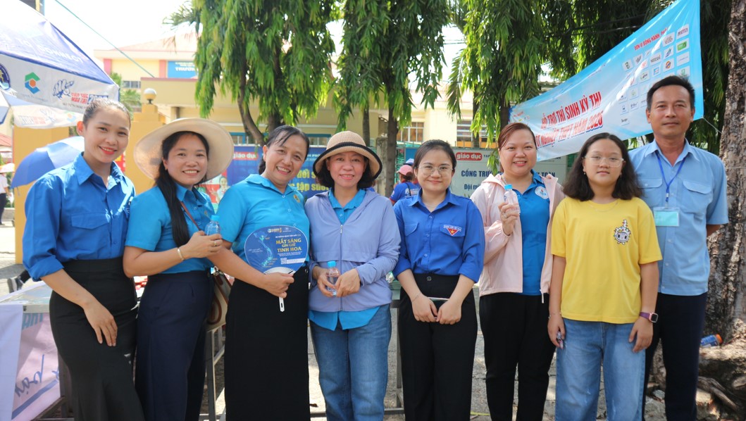 Có một điểm thi tốt nghiệp THPT được mệnh danh là 'ngọt ngào nhất TP.HCM' - Ảnh 1. Có một điểm thi tốt nghiệp THPT được mệnh danh là 'ngọt ngào nhất TP.HCM' - Ảnh 1.