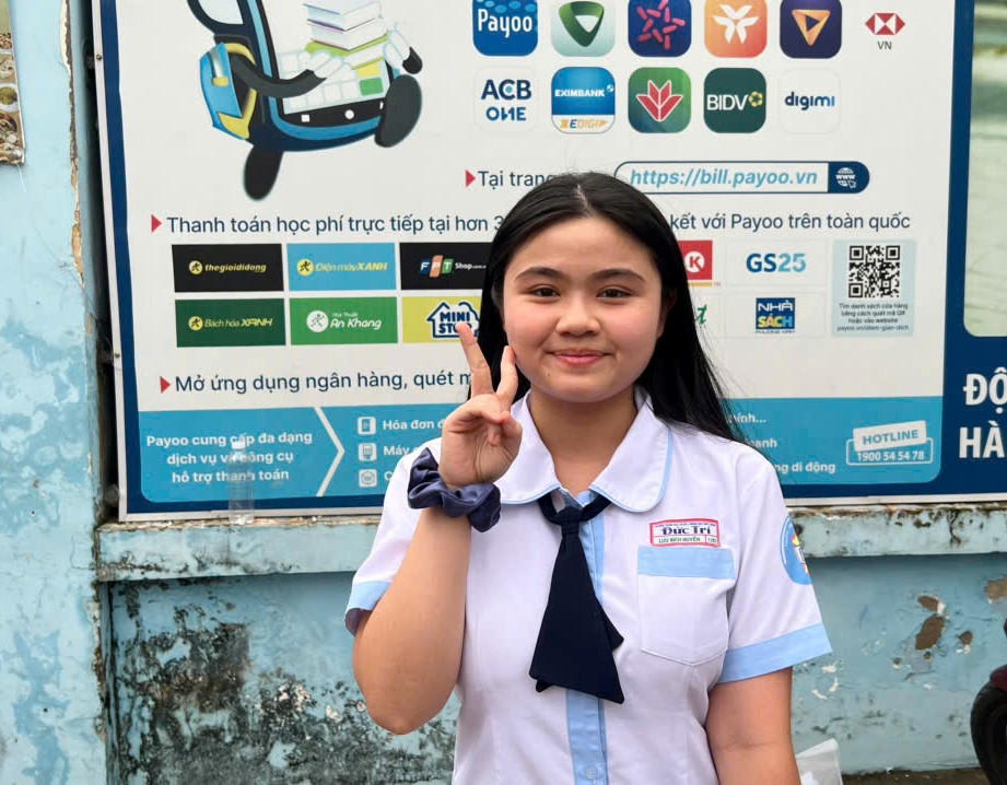 Hoàn thành ngày thi đầu tiên: 'Đừng nghĩ về môn thi đã qua, hãy cứ bước tiếp' - Ảnh 1.