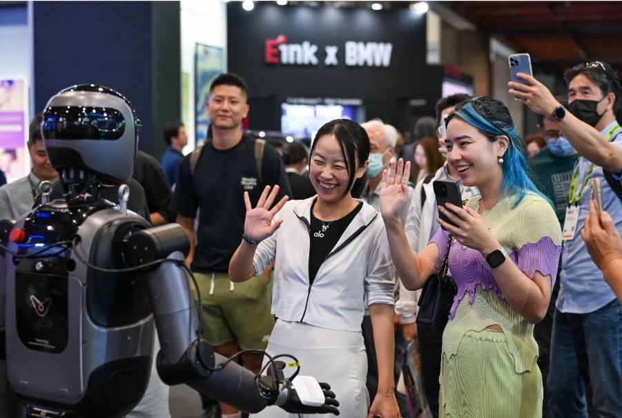 COMPUTEX 2026 khép lại với hơn 111.000 khách tham quan, AI tiếp tục là tâm điểm - Ảnh 3. COMPUTEX 2026 khép lại với hơn 111.000 khách tham quan, AI tiếp tục là tâm điểm - Ảnh 3.