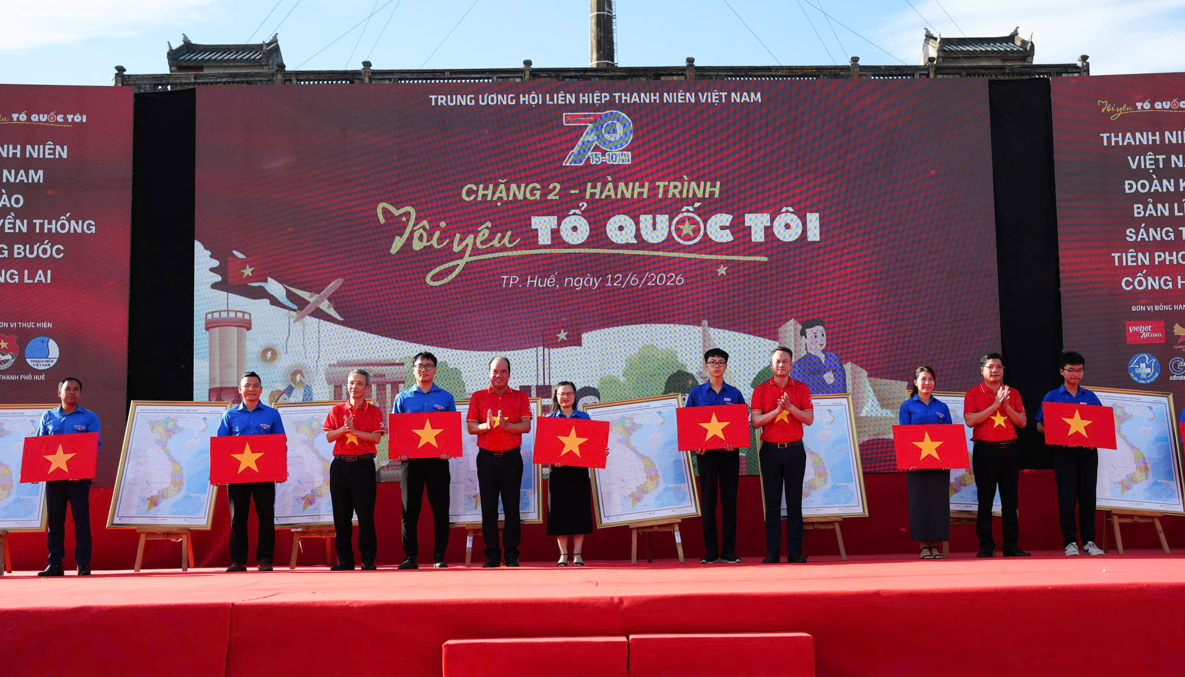 Hãy yêu Tổ quốc từ những hành động nhỏ nhất, đời thường nhất- Ảnh 6. Hãy yêu Tổ quốc từ những hành động nhỏ nhất, đời thường nhất- Ảnh 6.