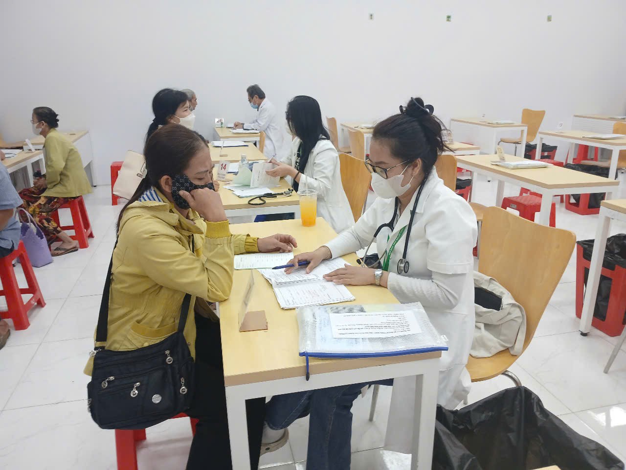 Vật tư khám sức khoẻ sàng lọc cho trạm y tế - Tổng hợp 50+ danh mục cần có 2 Vĩnh Long kiến nghị hỗ trợ hơn 321 tỉ đồng khám sức khỏe miễn phí toàn dân
