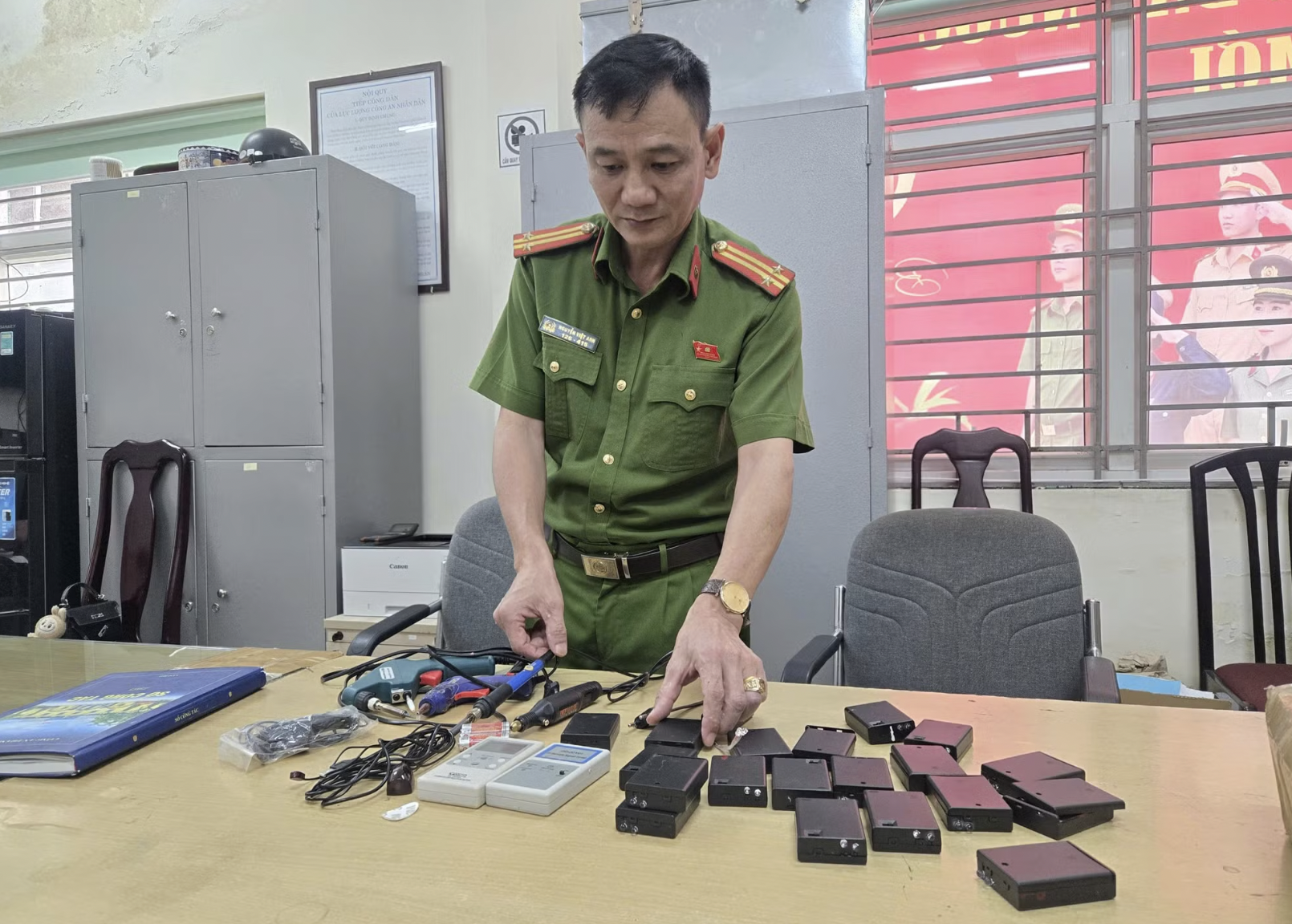 Thủ đoạn của 'kỹ sư' chế tạo thiết bị hack hệ thống giám sát của Xanh SM - Ảnh 2.