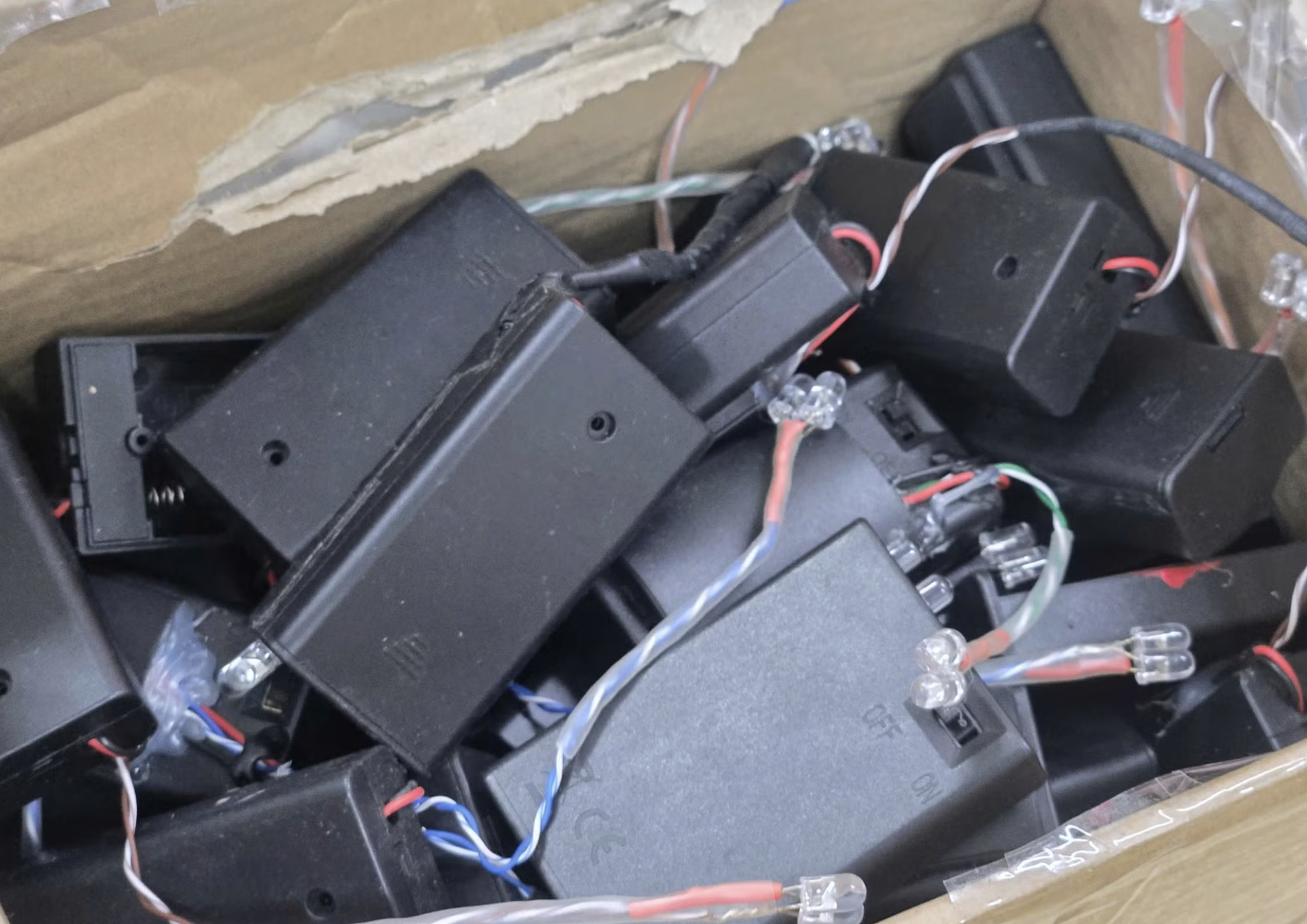 Thủ đoạn của 'kỹ sư' chế tạo thiết bị hack hệ thống giám sát của Xanh SM - Ảnh 4.