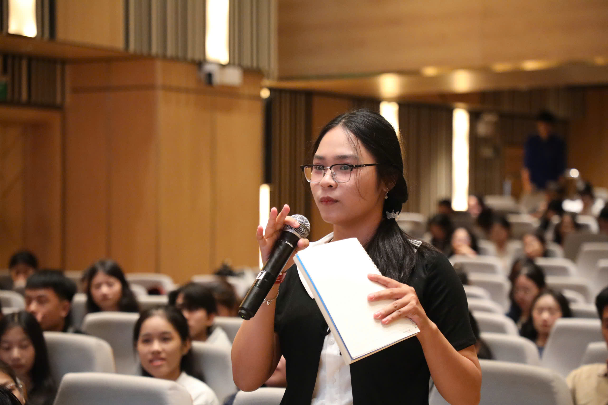 Đạo diễn Lê Thiện Viễn: Không ai kể câu chuyện hay hơn người đã sống trong nó- Ảnh 2. Đạo diễn Lê Thiện Viễn: Không ai kể câu chuyện hay hơn người đã sống trong nó- Ảnh 2.