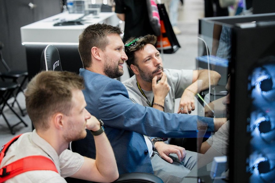 COMPUTEX 2026 khép lại với hơn 111.000 khách tham quan, AI tiếp tục là tâm điểm - Ảnh 2. COMPUTEX 2026 khép lại với hơn 111.000 khách tham quan, AI tiếp tục là tâm điểm - Ảnh 2.