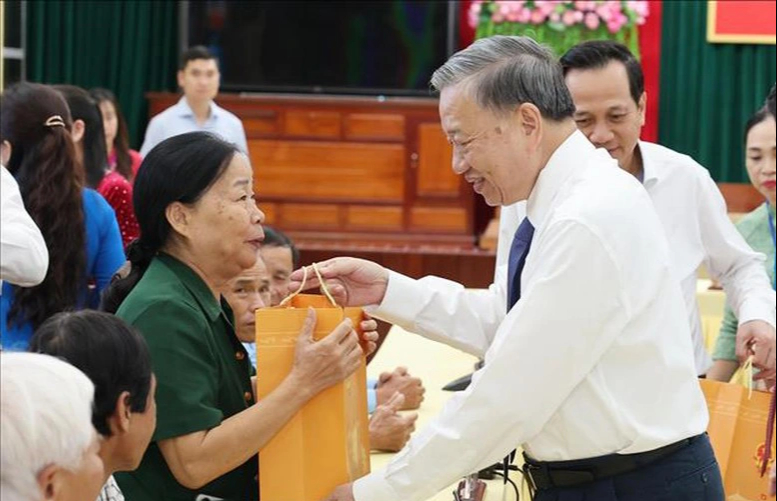 Chủ tịch nước tặng 2 mức quà cho người có công dịp 27.7- Ảnh 1.