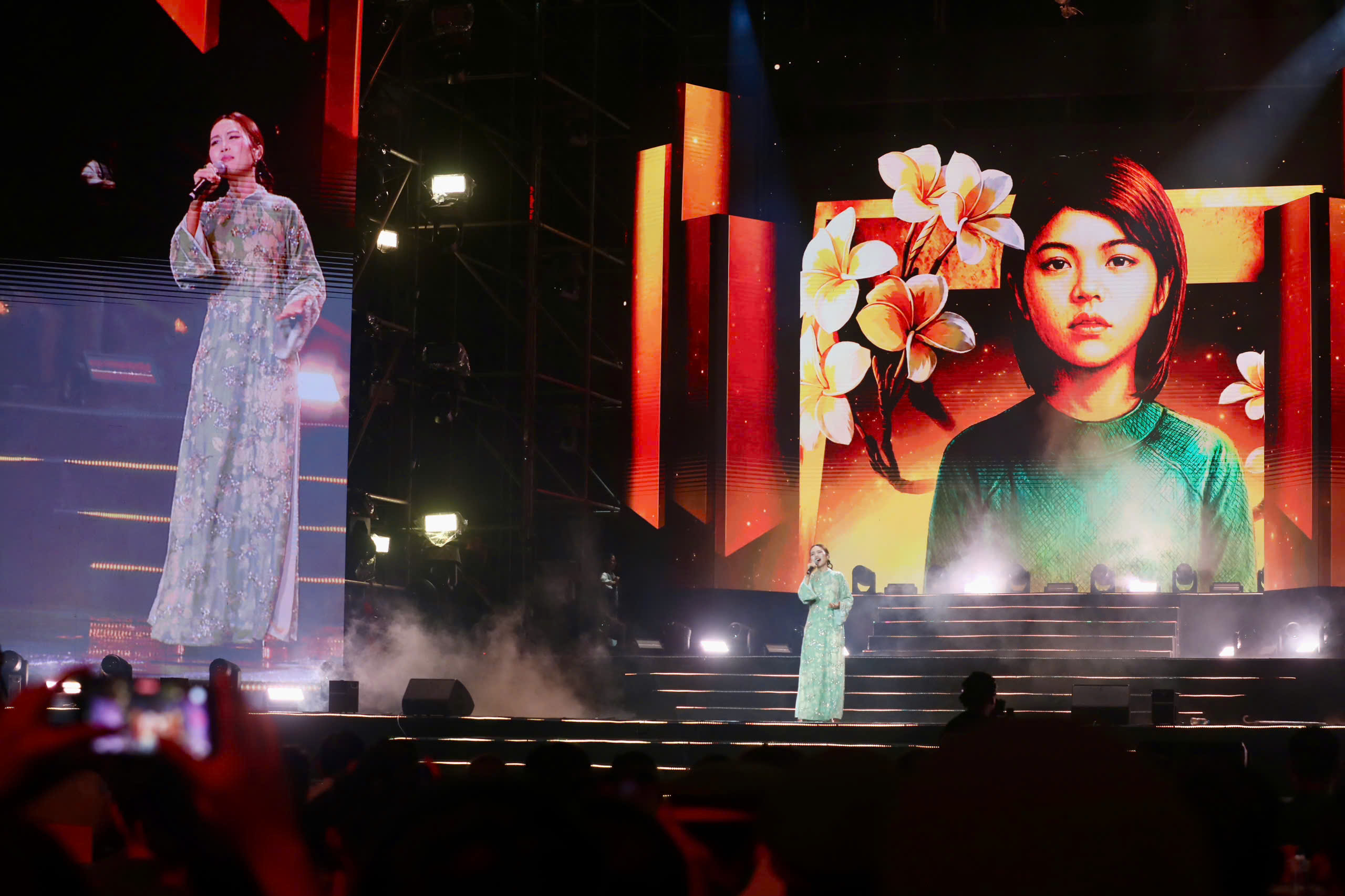 Khai mạc chuỗi sự kiện Gala 'Tổ quốc bình yên' tại phố đi bộ Nguyễn Huệ- Ảnh 6. Khai mạc chuỗi sự kiện Gala 'Tổ quốc bình yên' tại phố đi bộ Nguyễn Huệ- Ảnh 6.